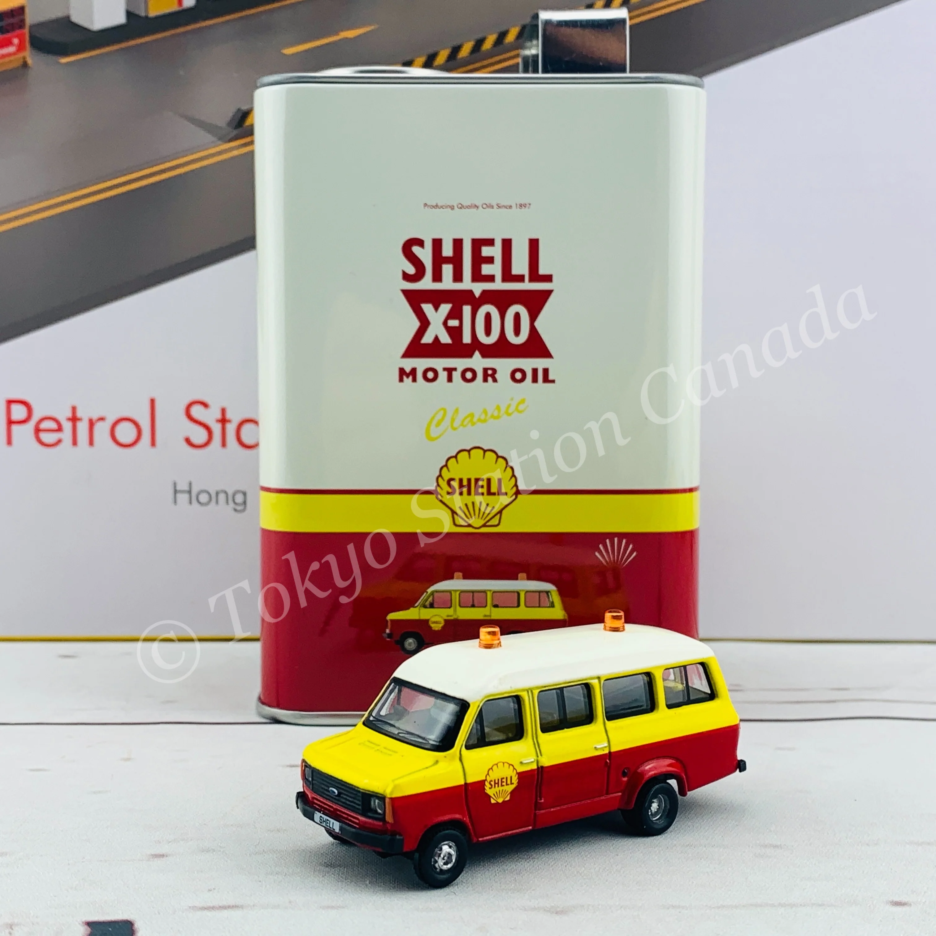 Tiny 微影 Hong Kong Shell 1960's Van with Shell X-100 Motor Oil Can ATC65109 - Image 2