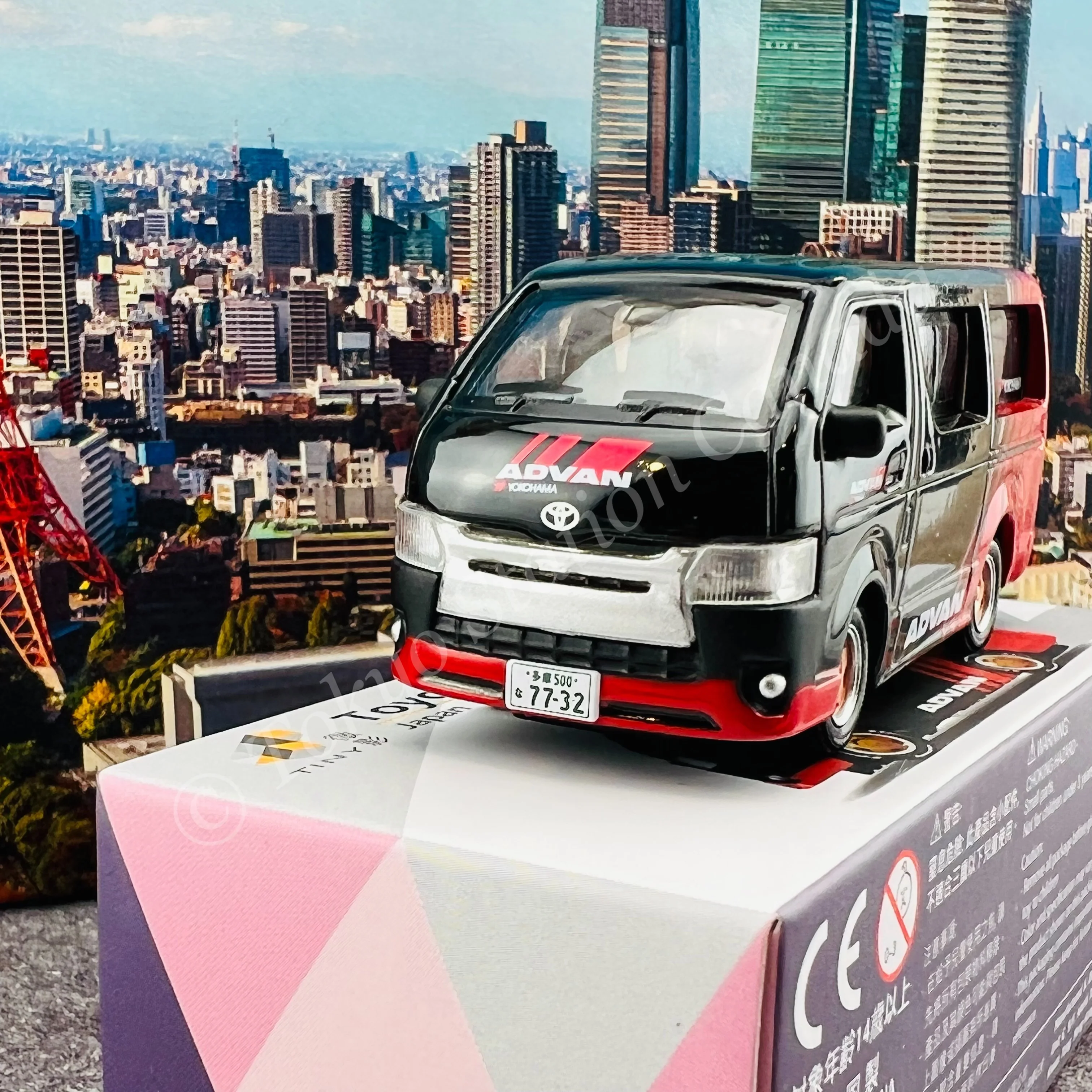 TINY 微影 JP2 Toyota Hiace ADVAN Japan ATCJP64002 - Image 2
