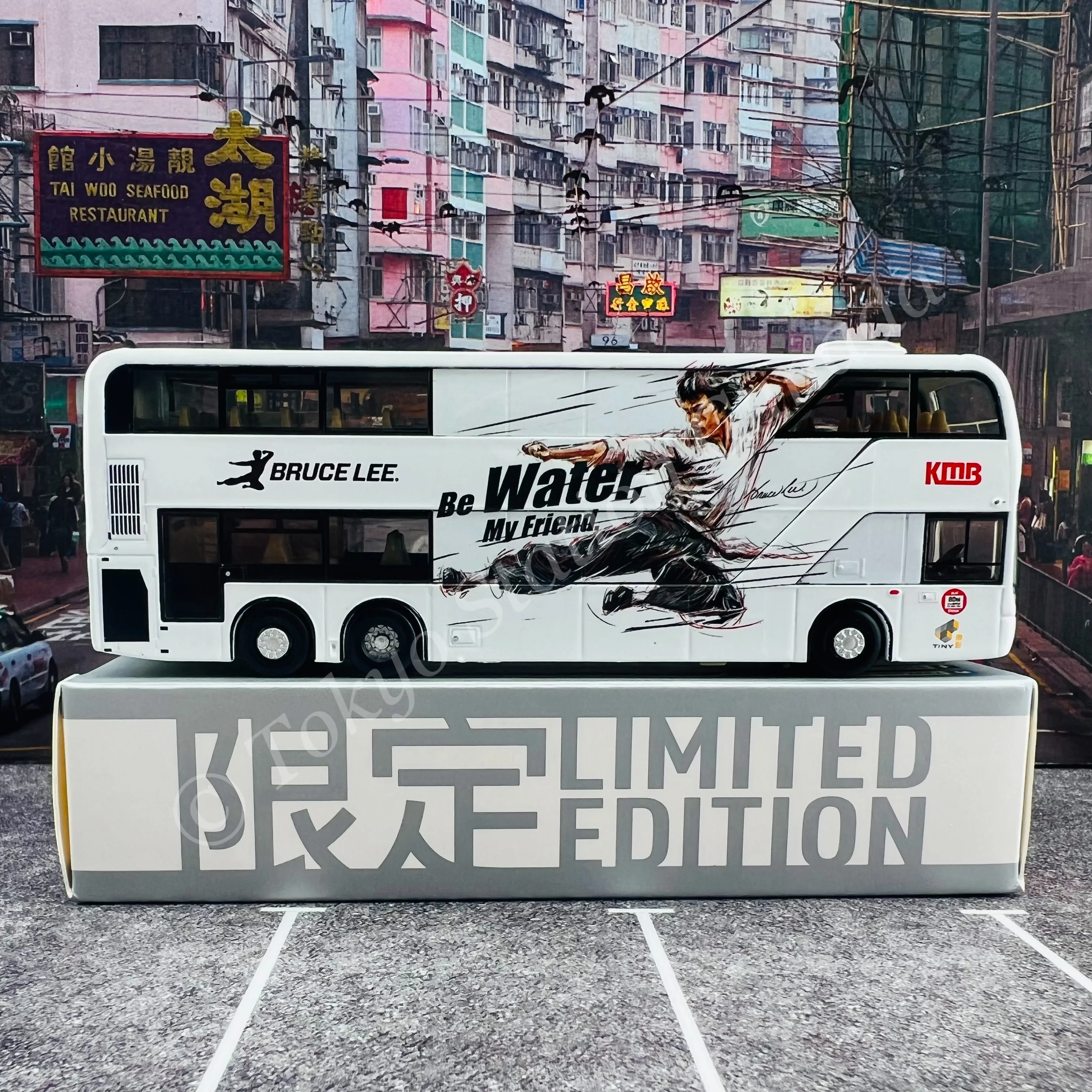 TINY 微影 KMB ADL Enviro500 MMC 12.8m Bruce Lee Limited Edition (Tsim Sha Tsui East 26 尖沙咀東) KMB2021069 - Image 3