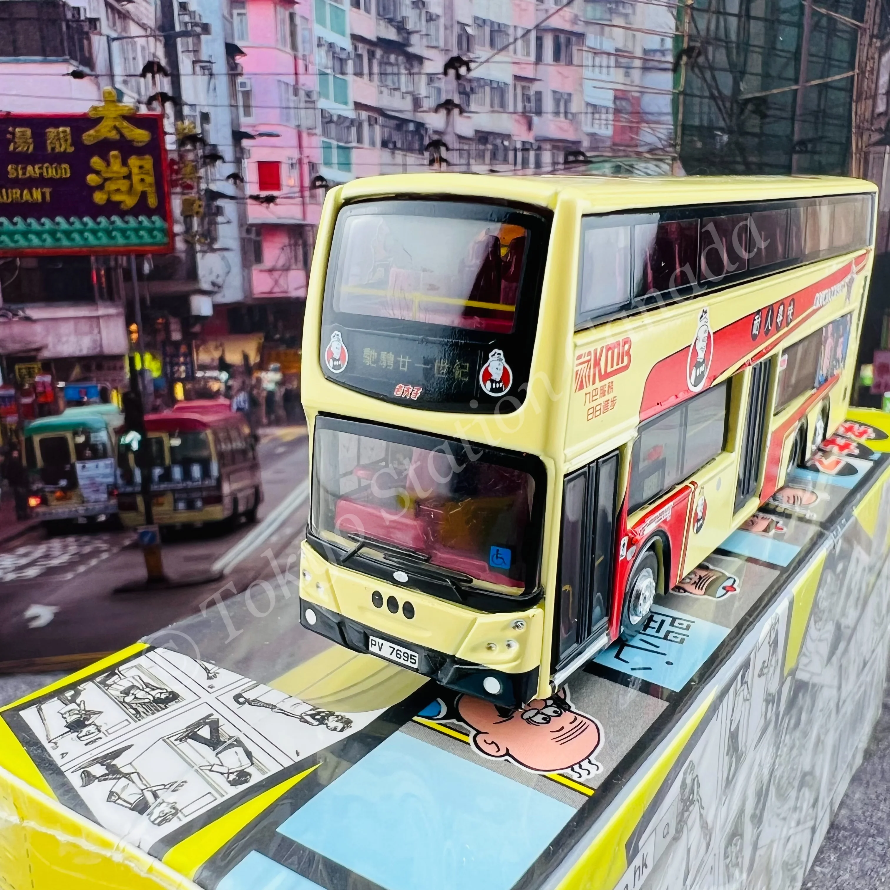 TINY 微影 KMB ADL Enviro500 Old Master Q 老夫子(888) KMB2020009 - Image 2