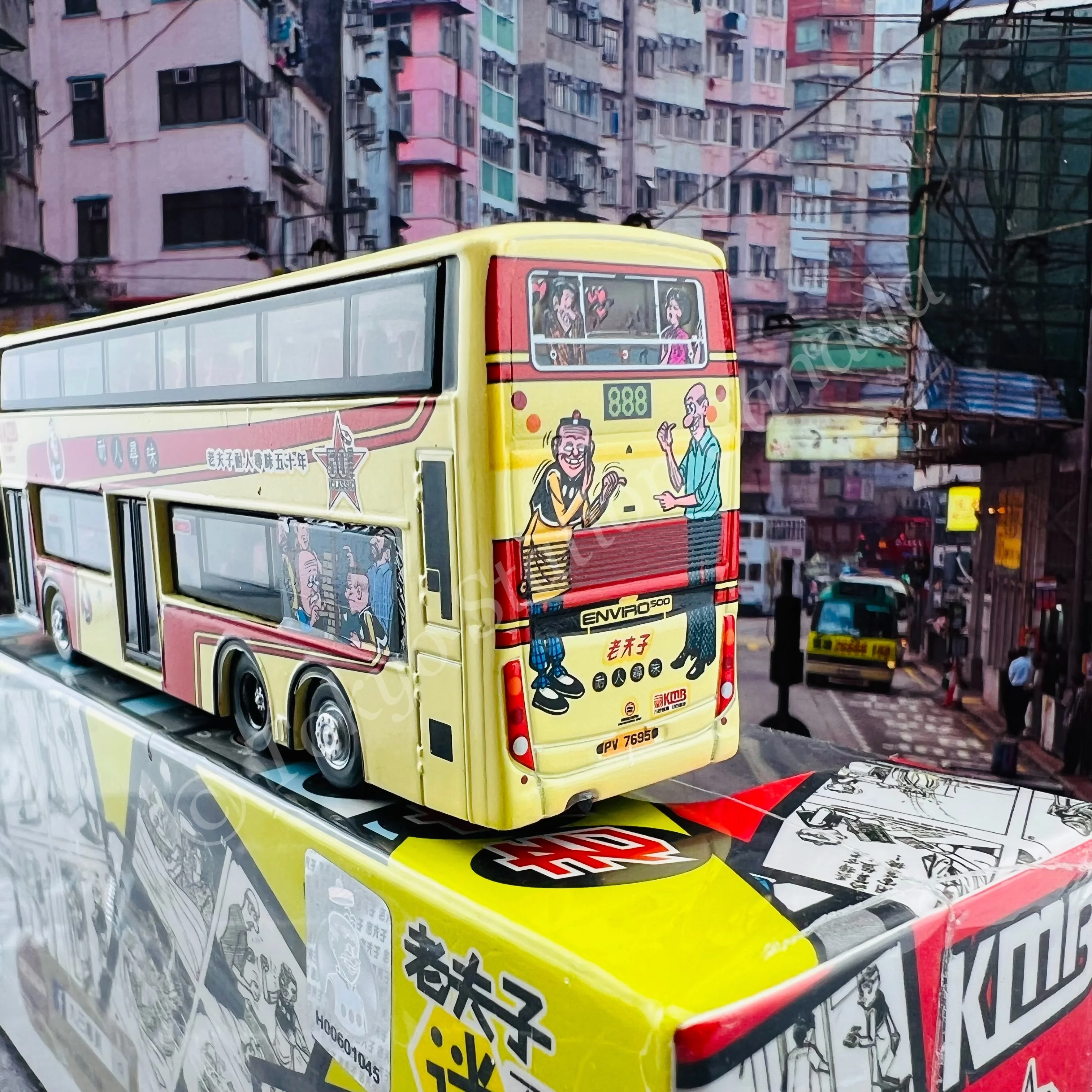 TINY 微影 KMB ADL Enviro500 Old Master Q 老夫子(888) KMB2020009 - Image 3