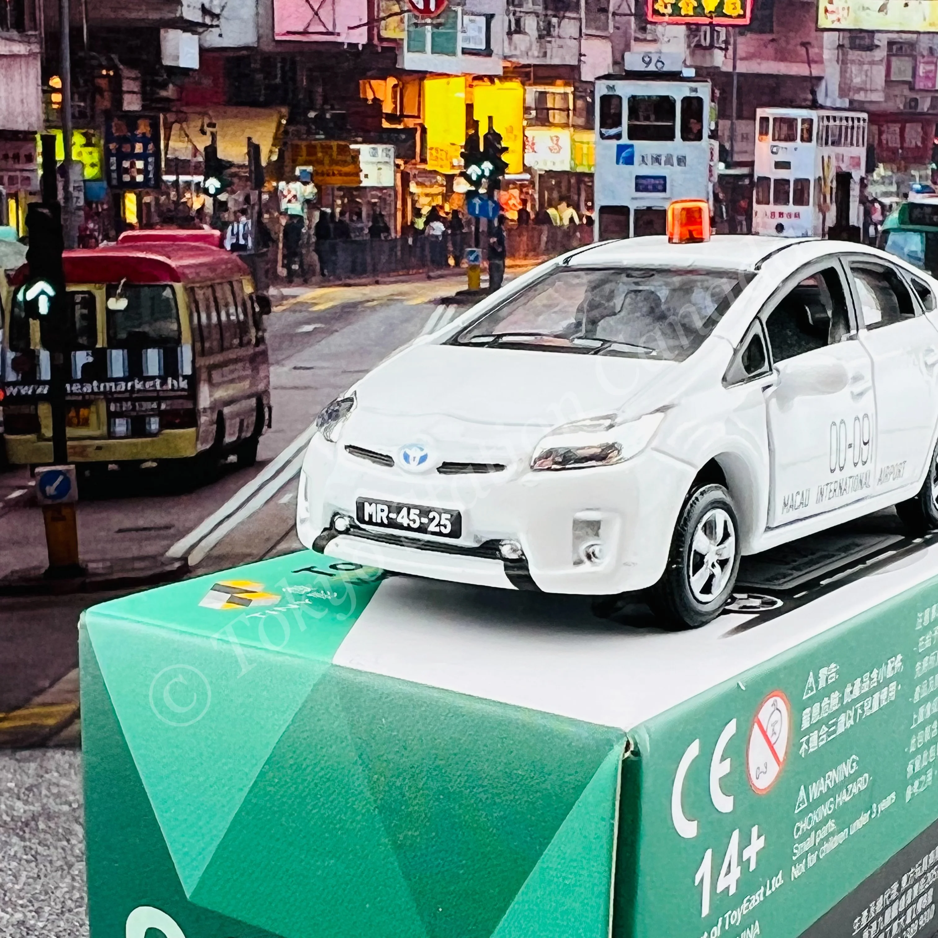 TINY 微影 MC03 Toyota Prius Macau Airport ATC64628 - Image 2