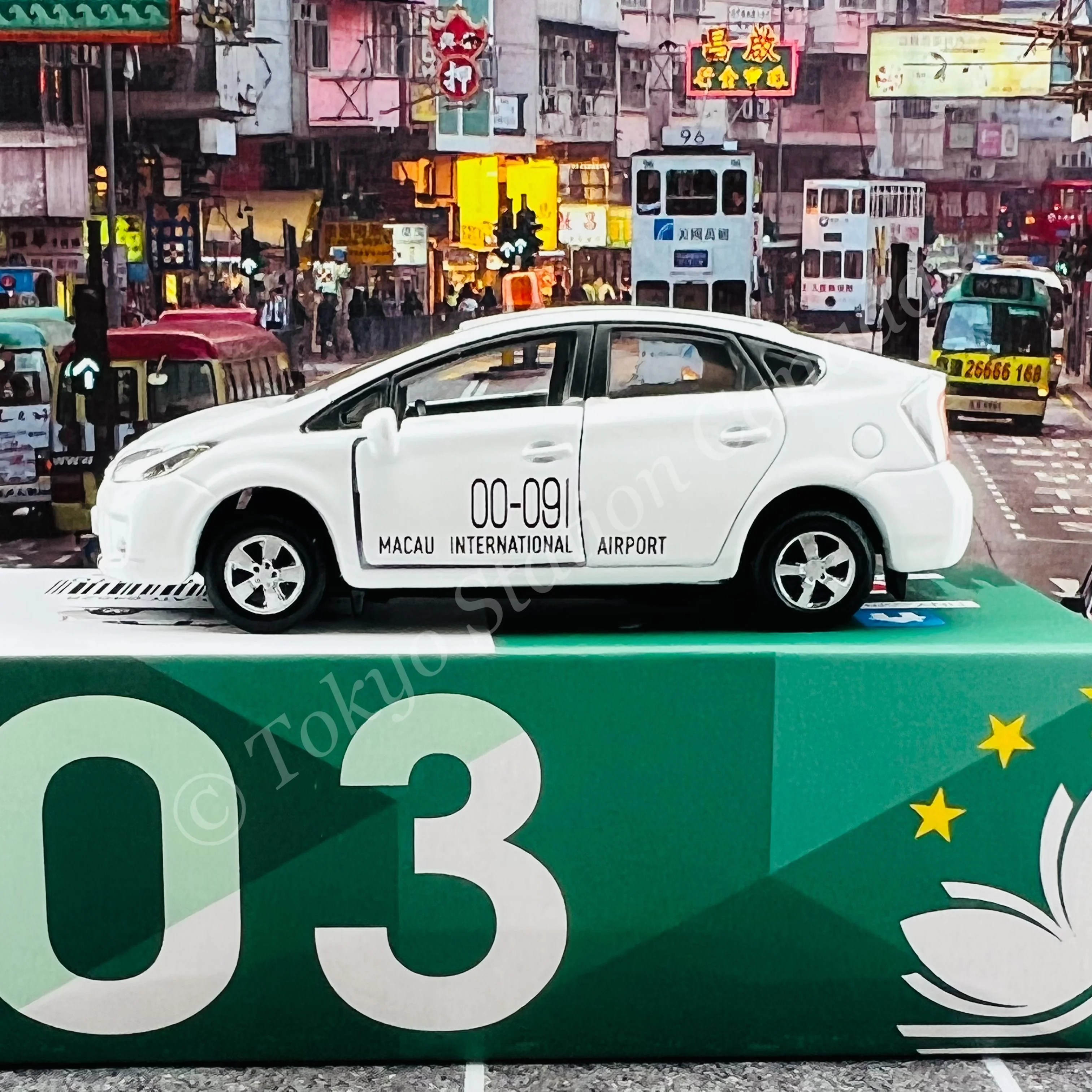 TINY 微影 MC03 Toyota Prius Macau Airport ATC64628 - Image 5
