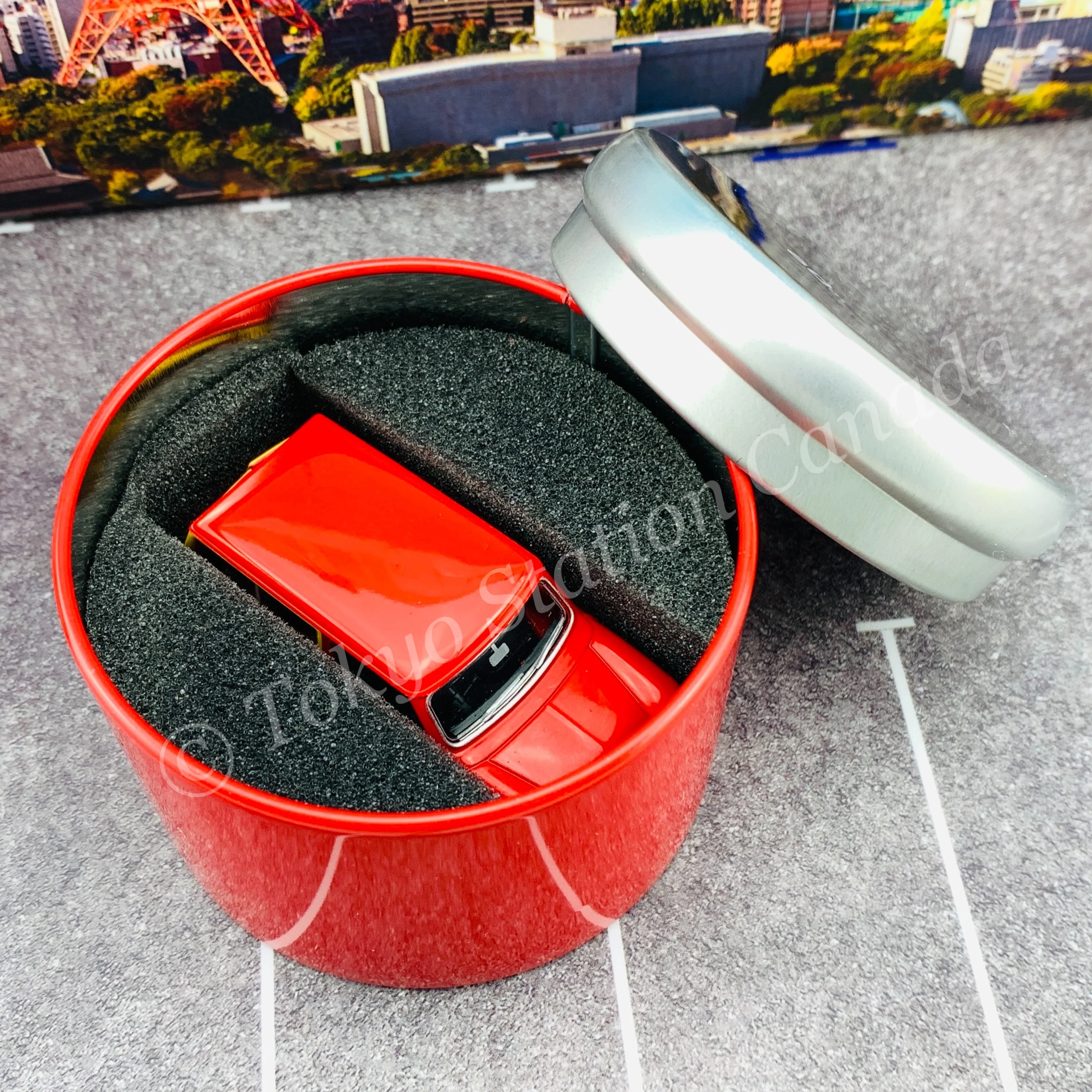 TINY 微影 AUSTIN Mini Countryman Hong Kong with Round Container ATC65195 - Image 3