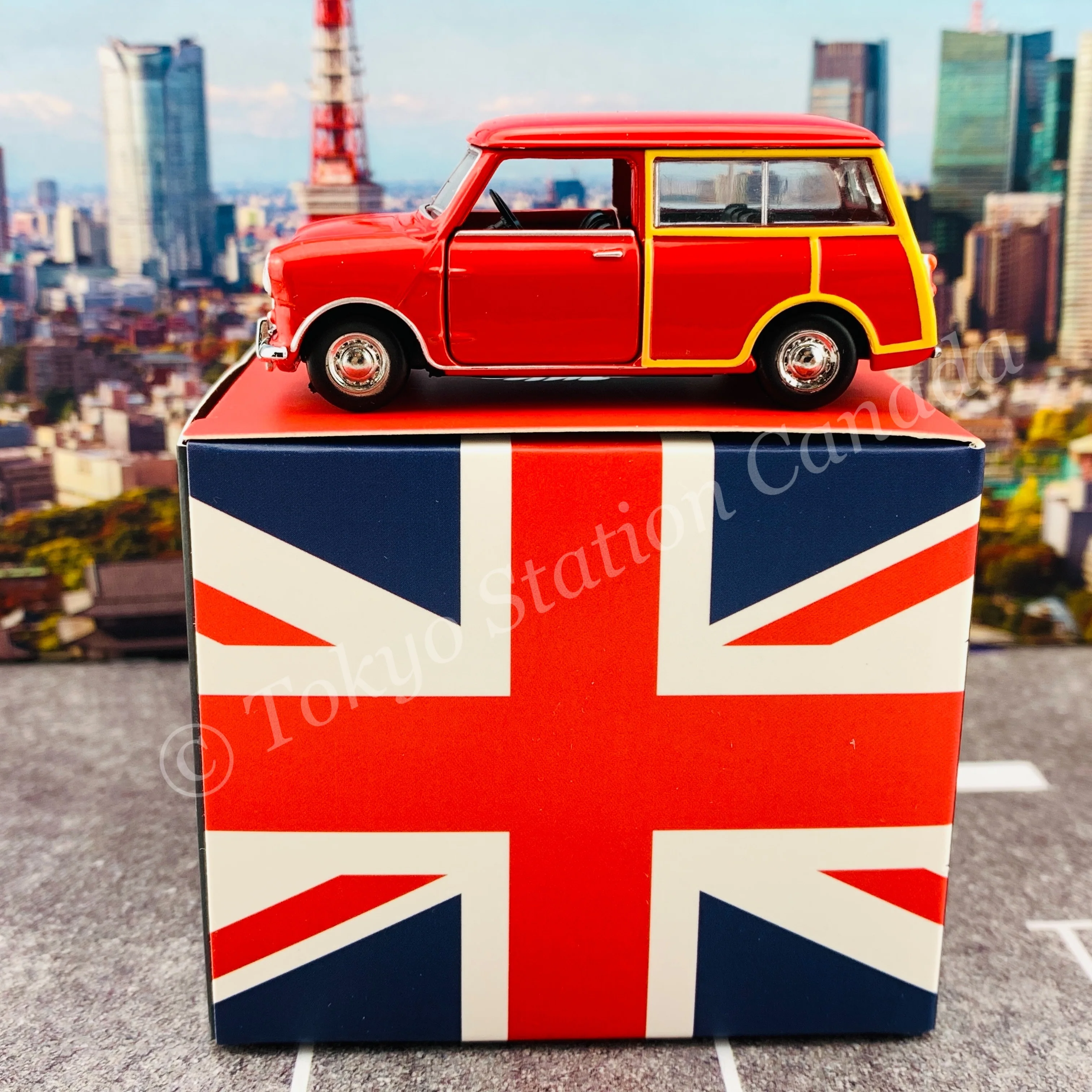 TINY 微影 AUSTIN Mini Countryman Hong Kong with Round Container ATC65195 - Image 4