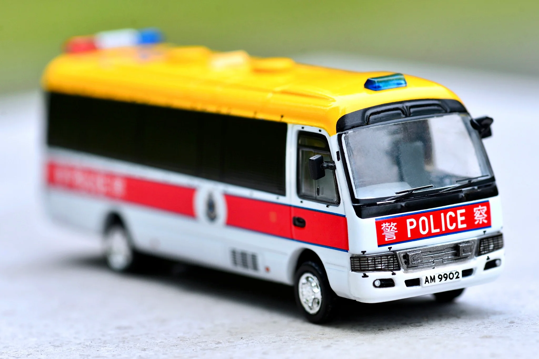TINY 微影 Toyota Coaster B59 Police APT (AM9902) Limited Edition - Image 3