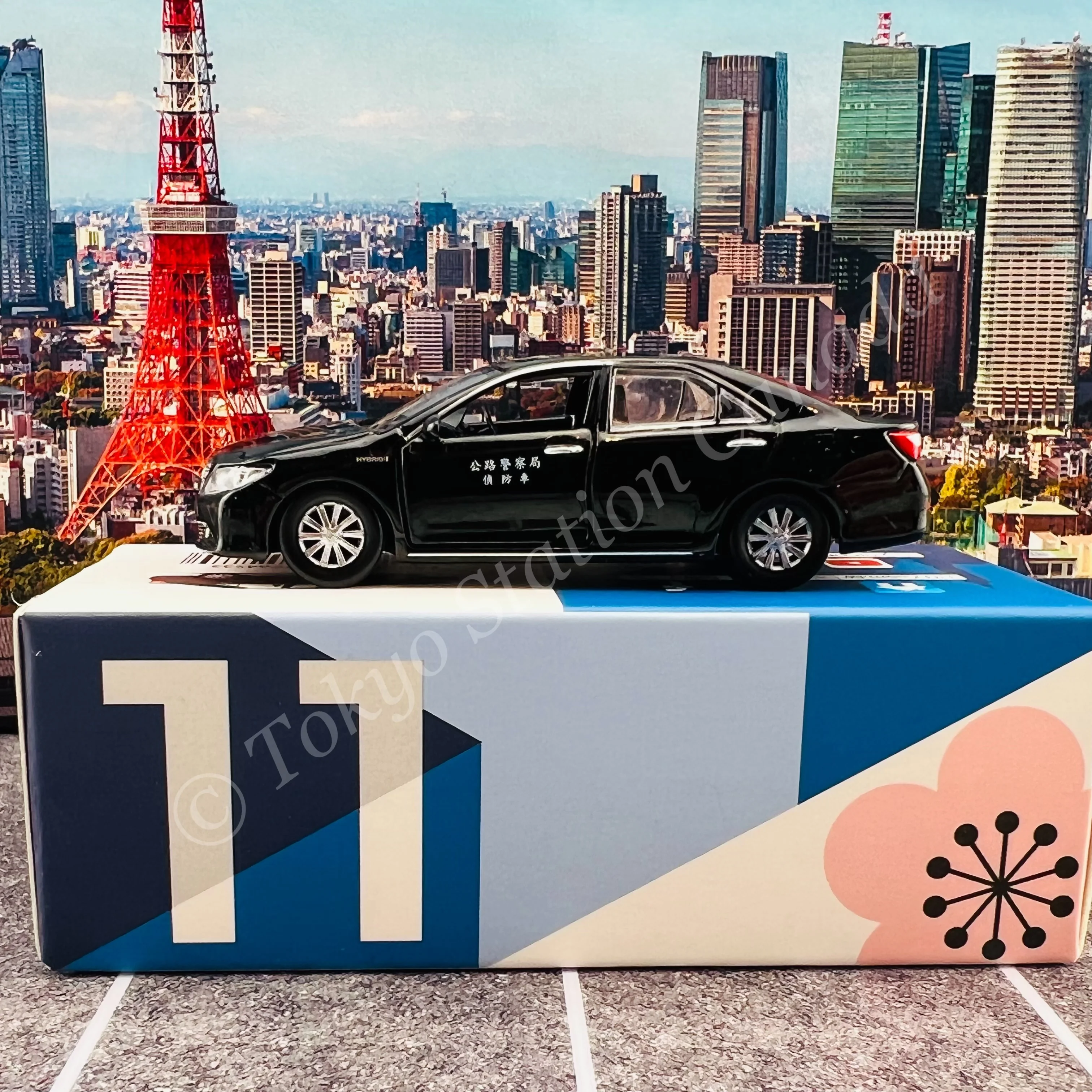 TINY 微影 TW11 Toyota Camry 2011 Taiwan Highway Police Bureau ATC64533 - Image 3
