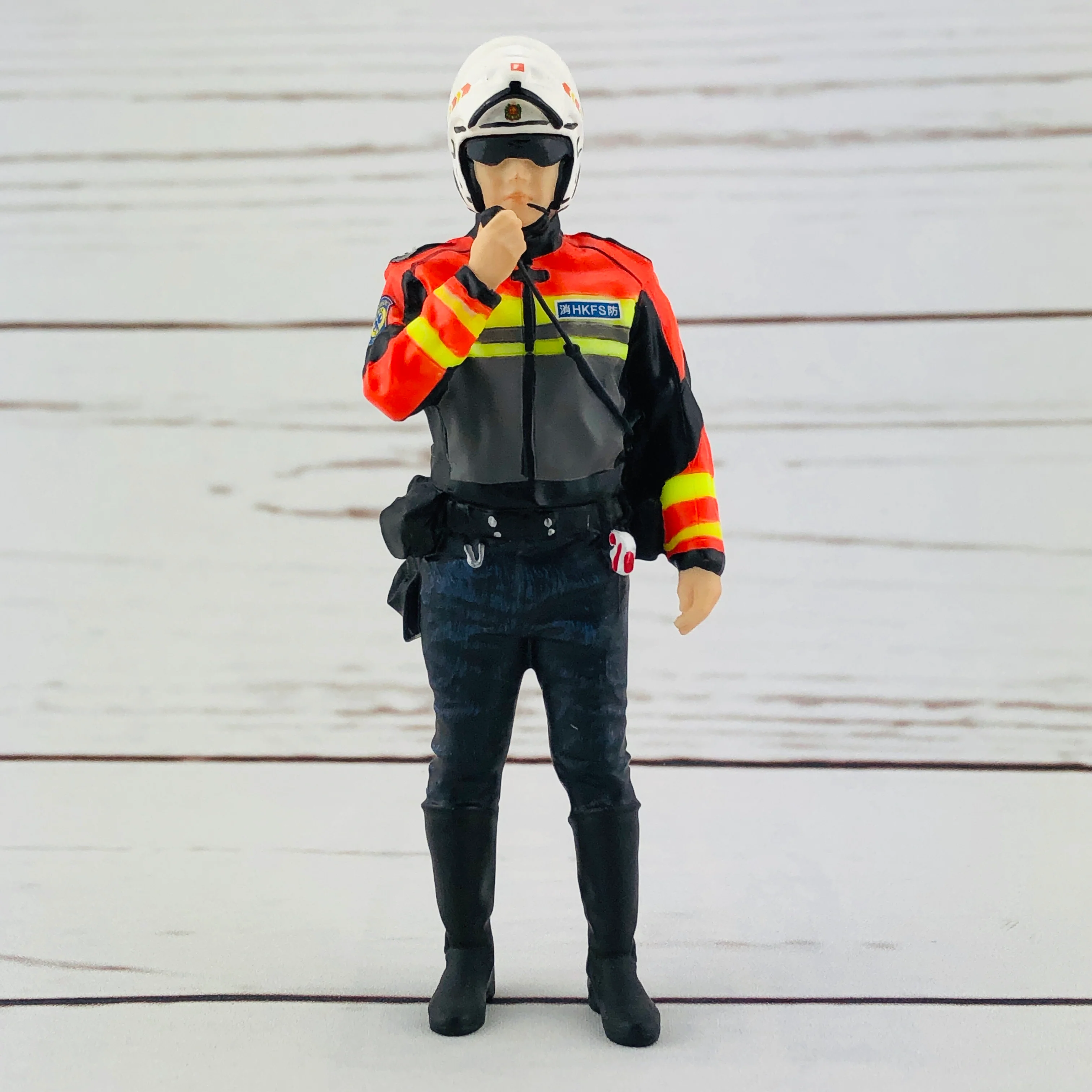 Tiny 1/18 Figure 19 Ambulanceman (EMAMC) - Image 2