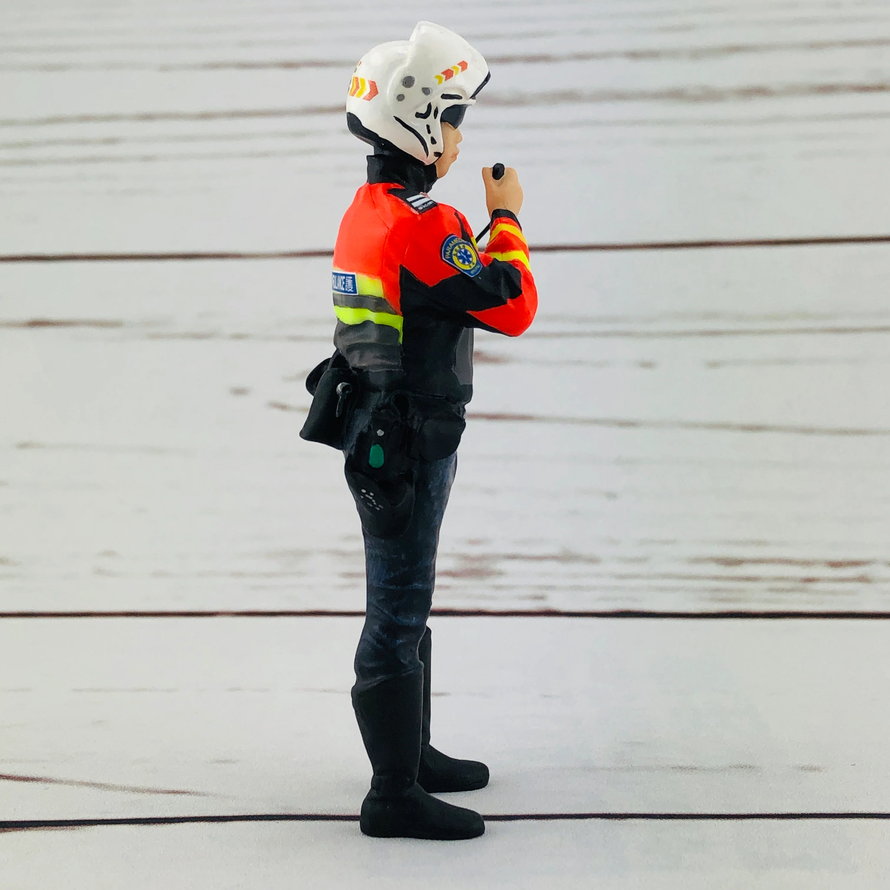 Tiny 1/18 Figure 19 Ambulanceman (EMAMC) - Image 5