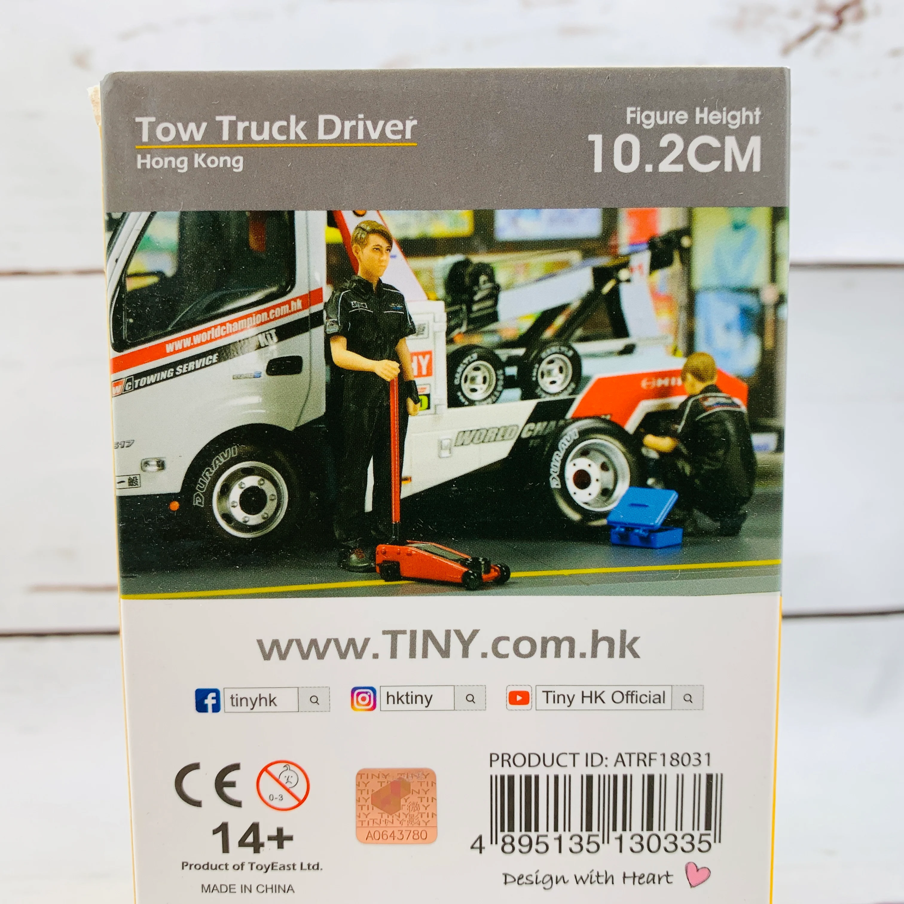 Tiny 微影 1/18 Figure 25 Tow Truck Driver (World Champion Towing Service Hong Kong) ATRF18031 - Image 2