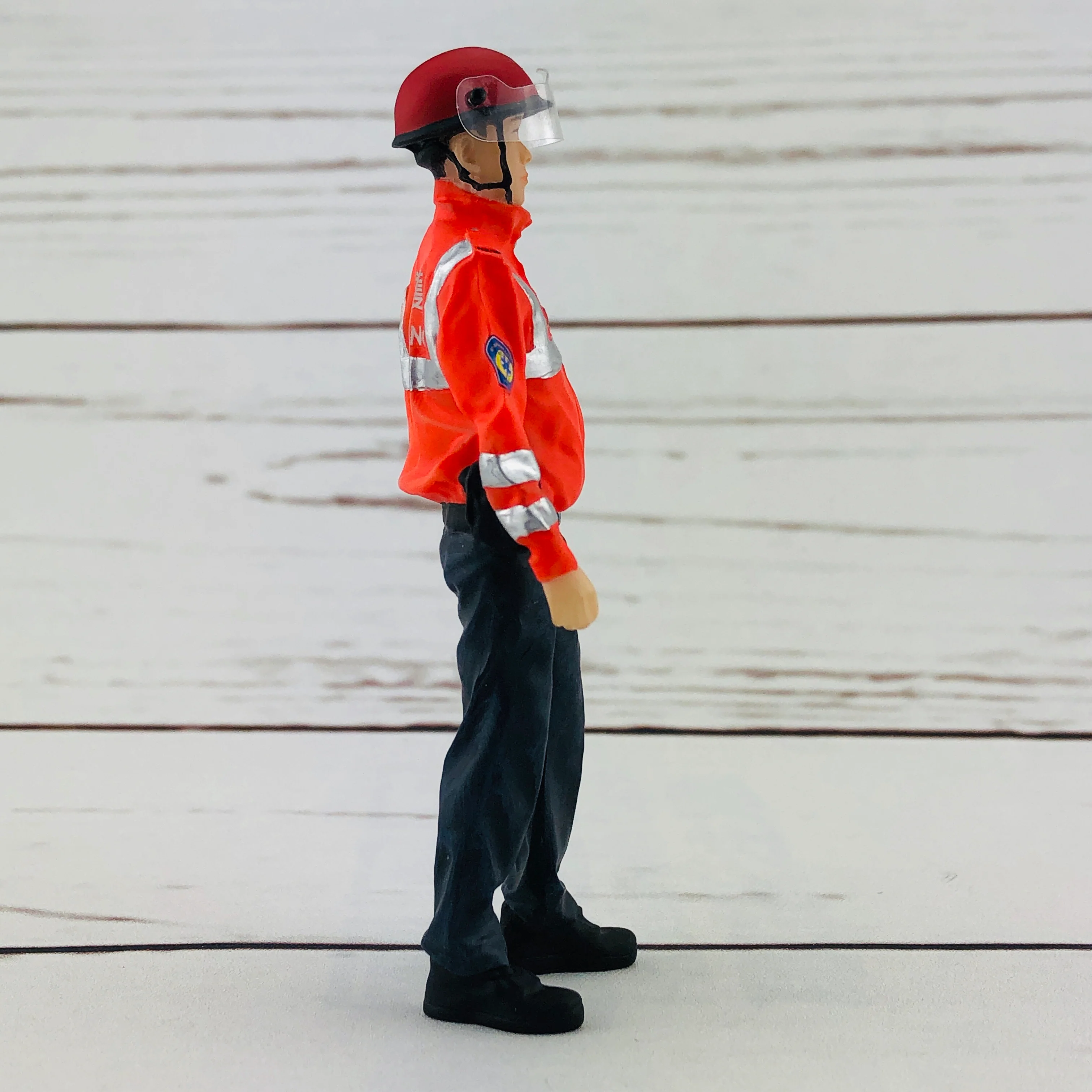 Tiny 1/18 Figure Ambulanceman Hong Kong - Image 4