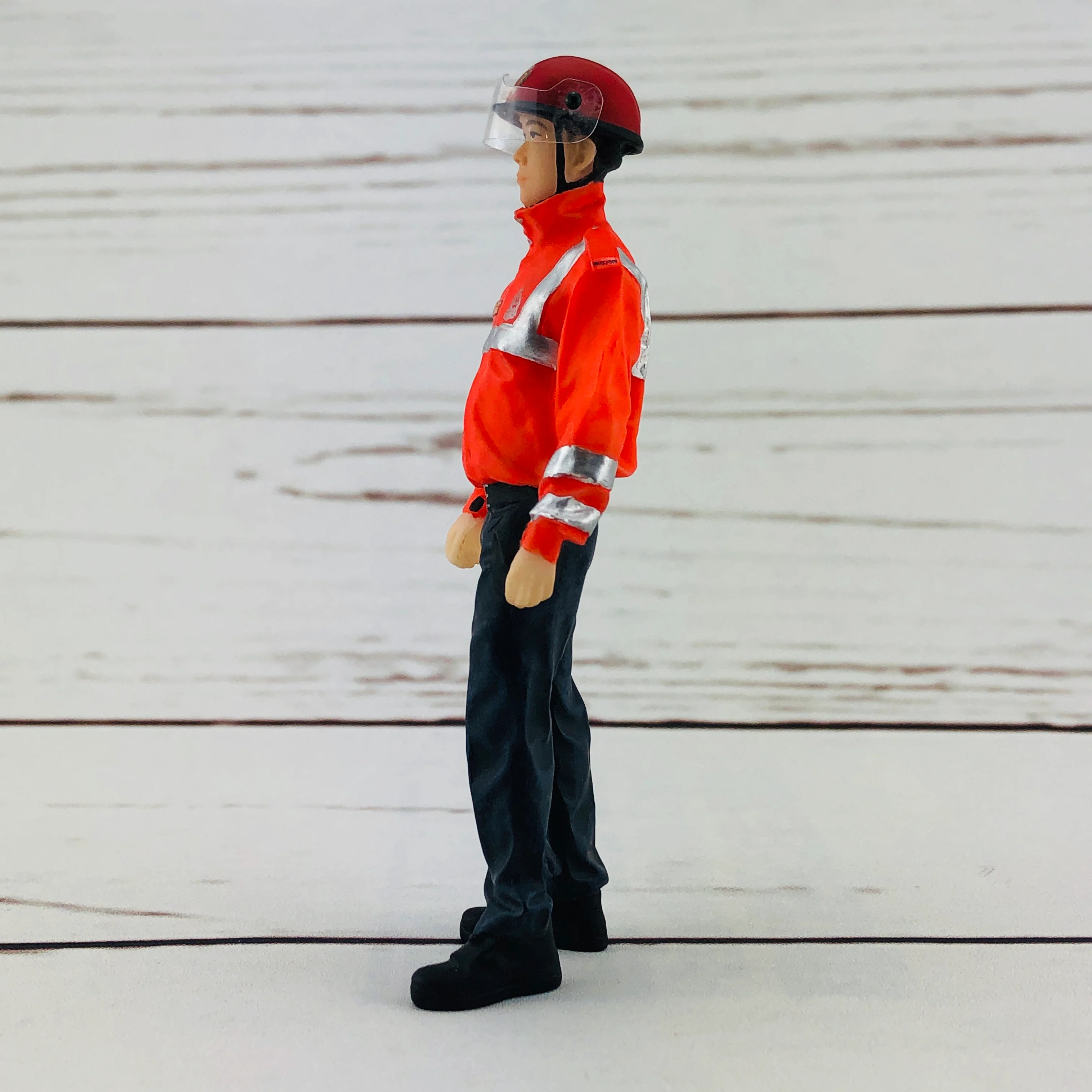 Tiny 1/18 Figure Ambulanceman Hong Kong - Image 5