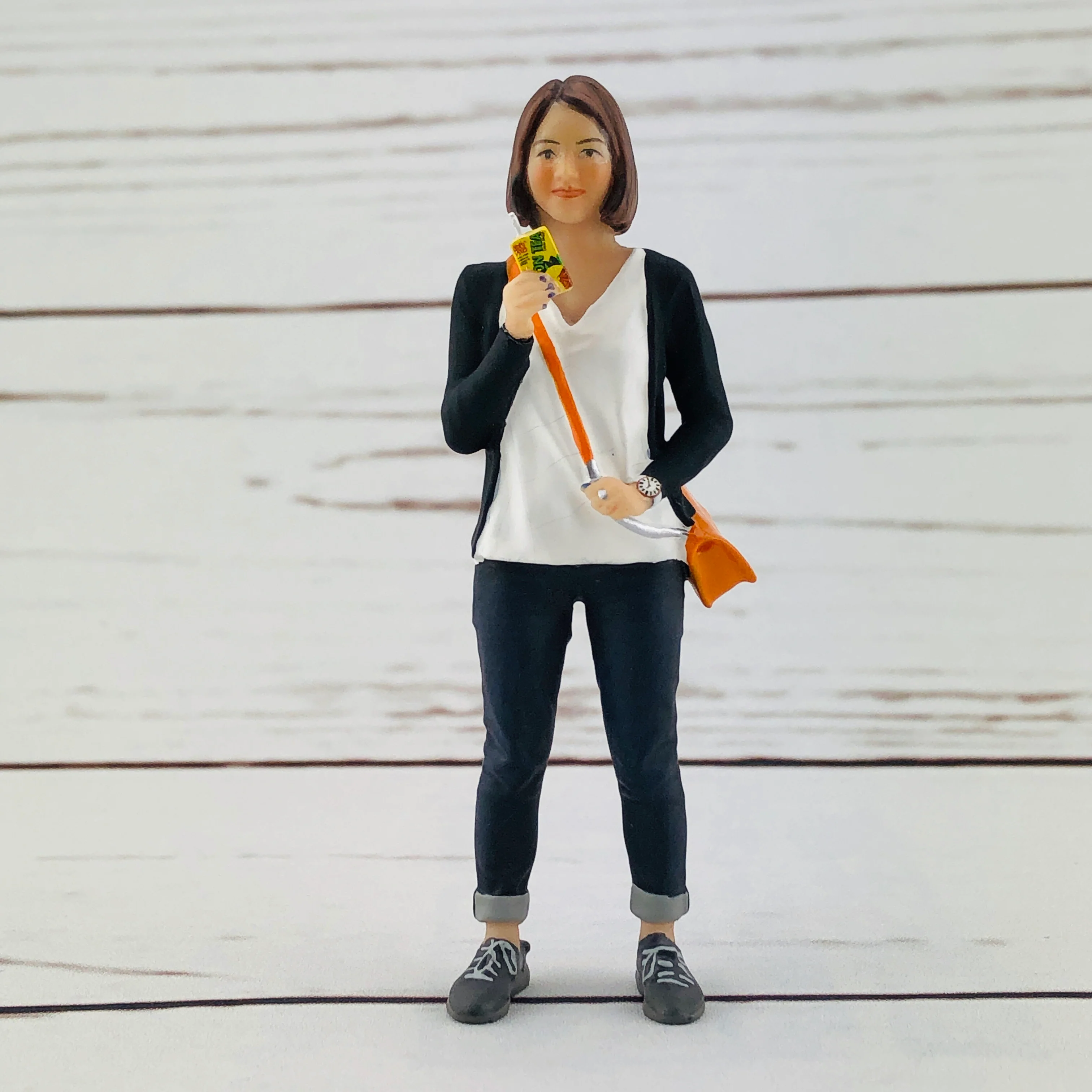 Tiny 1/18 Figure Lemon Tea Girl - Image 2