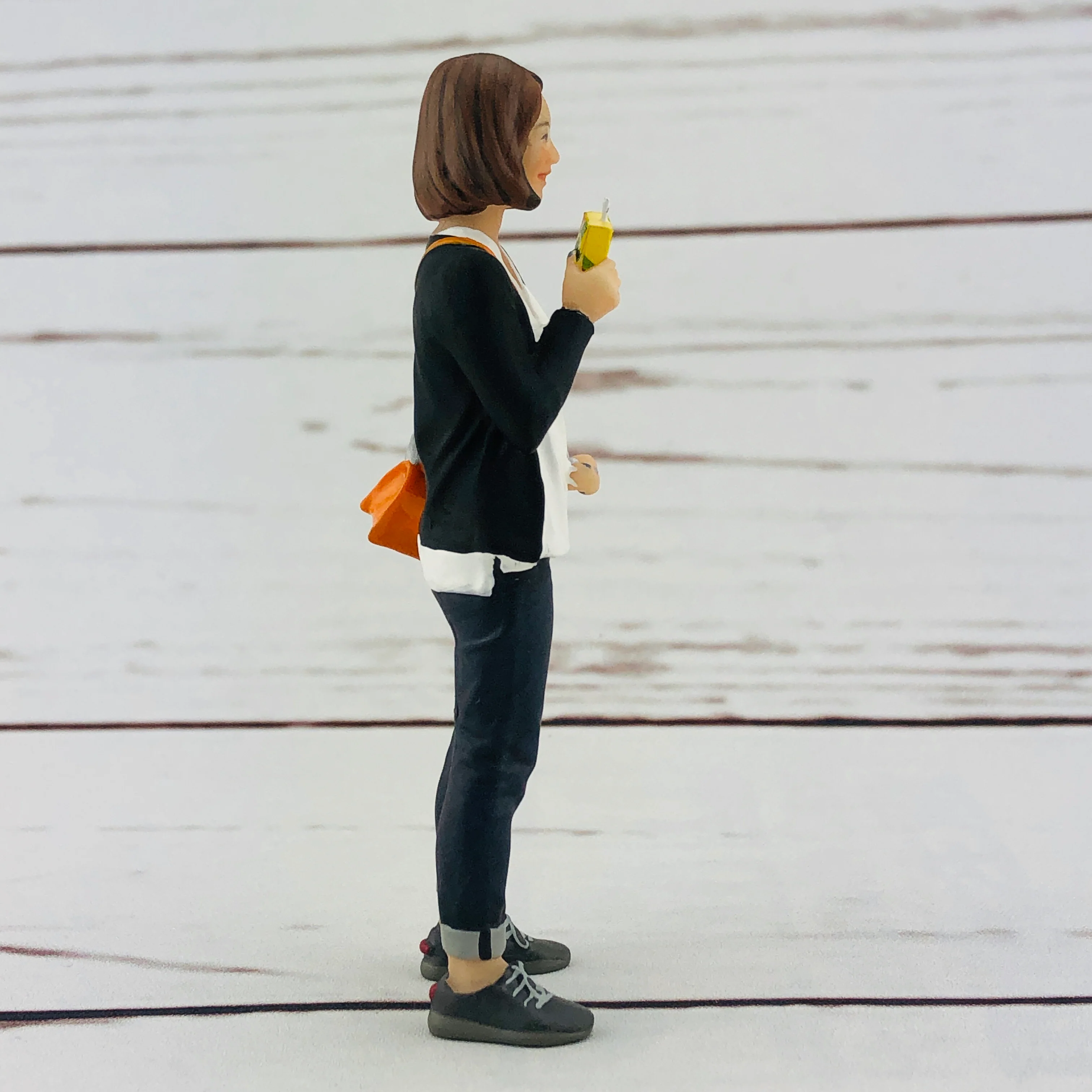 Tiny 1/18 Figure Lemon Tea Girl - Image 5
