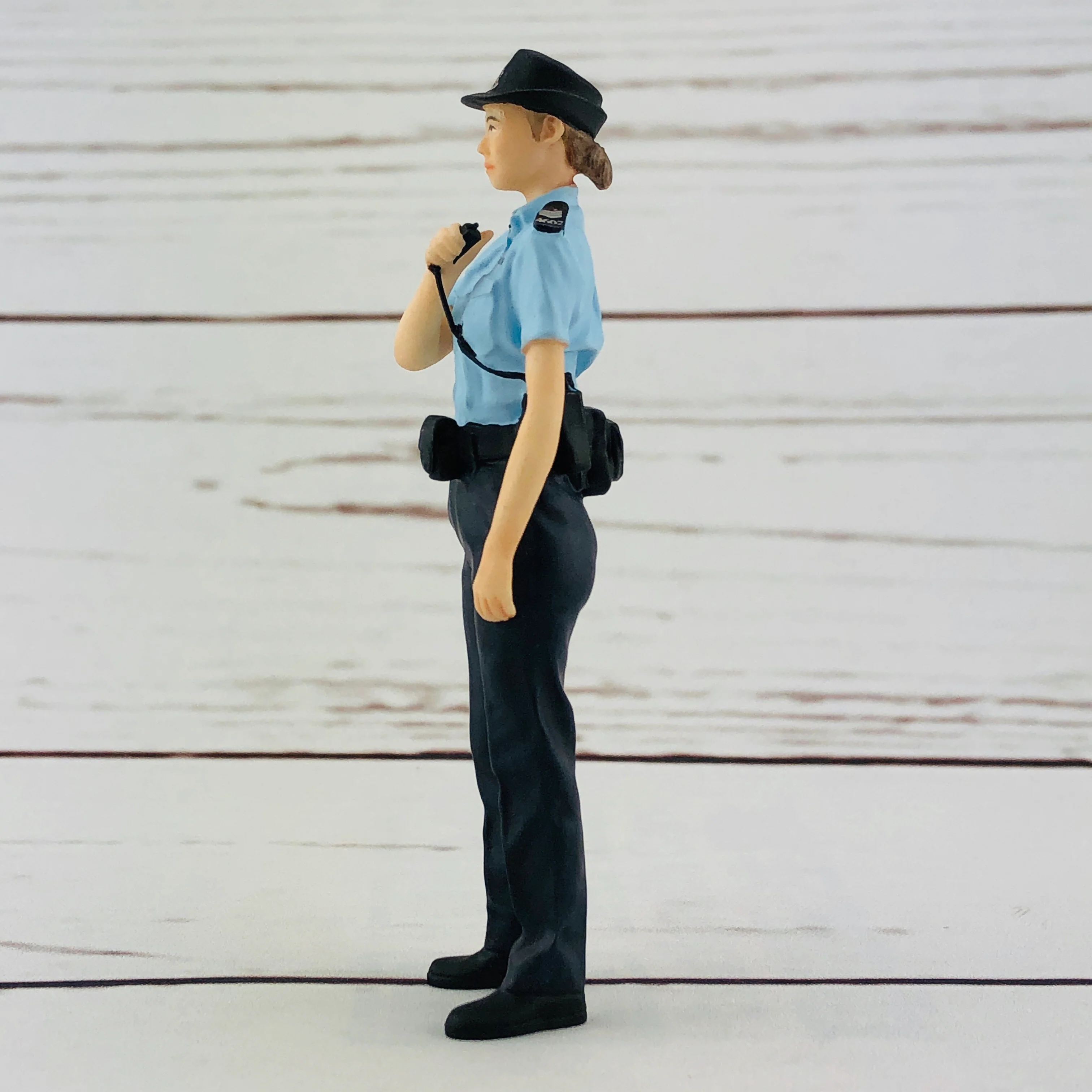 Tiny 1/18 Figure Woman Police Constable (PSU) - Image 4