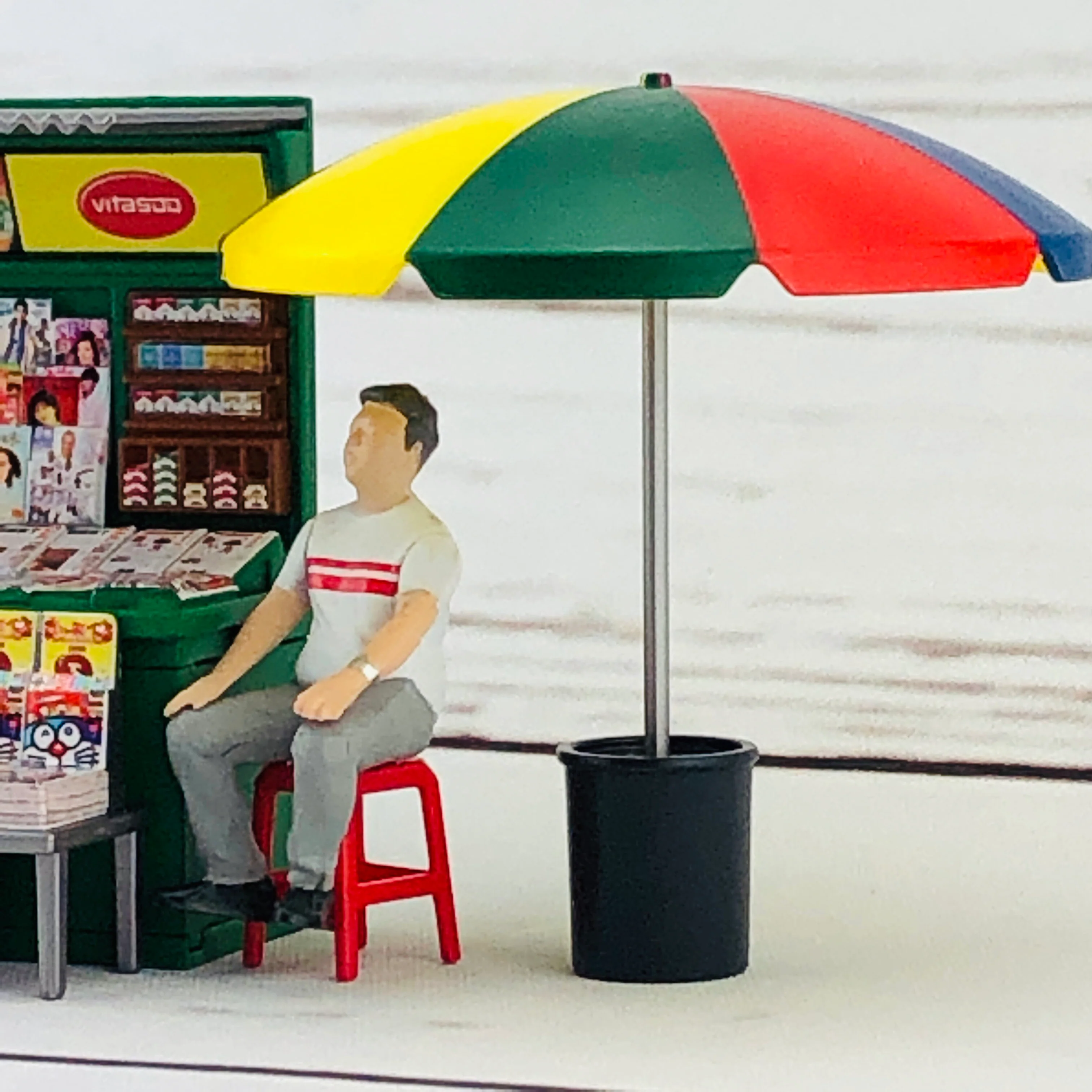 Tiny 1/35 Hong Kong Newstand - Image 11