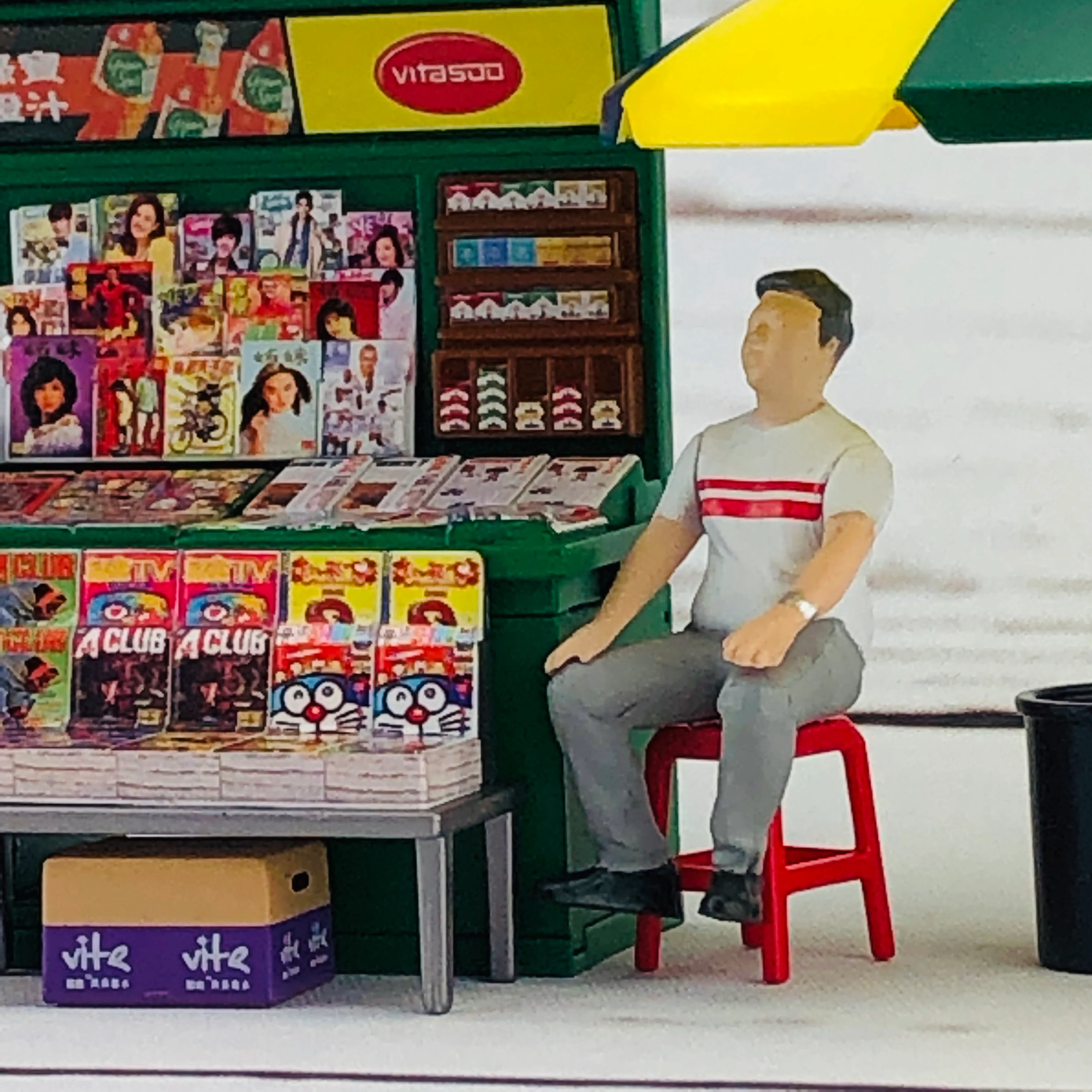 Tiny 1/35 Hong Kong Newstand - Image 5