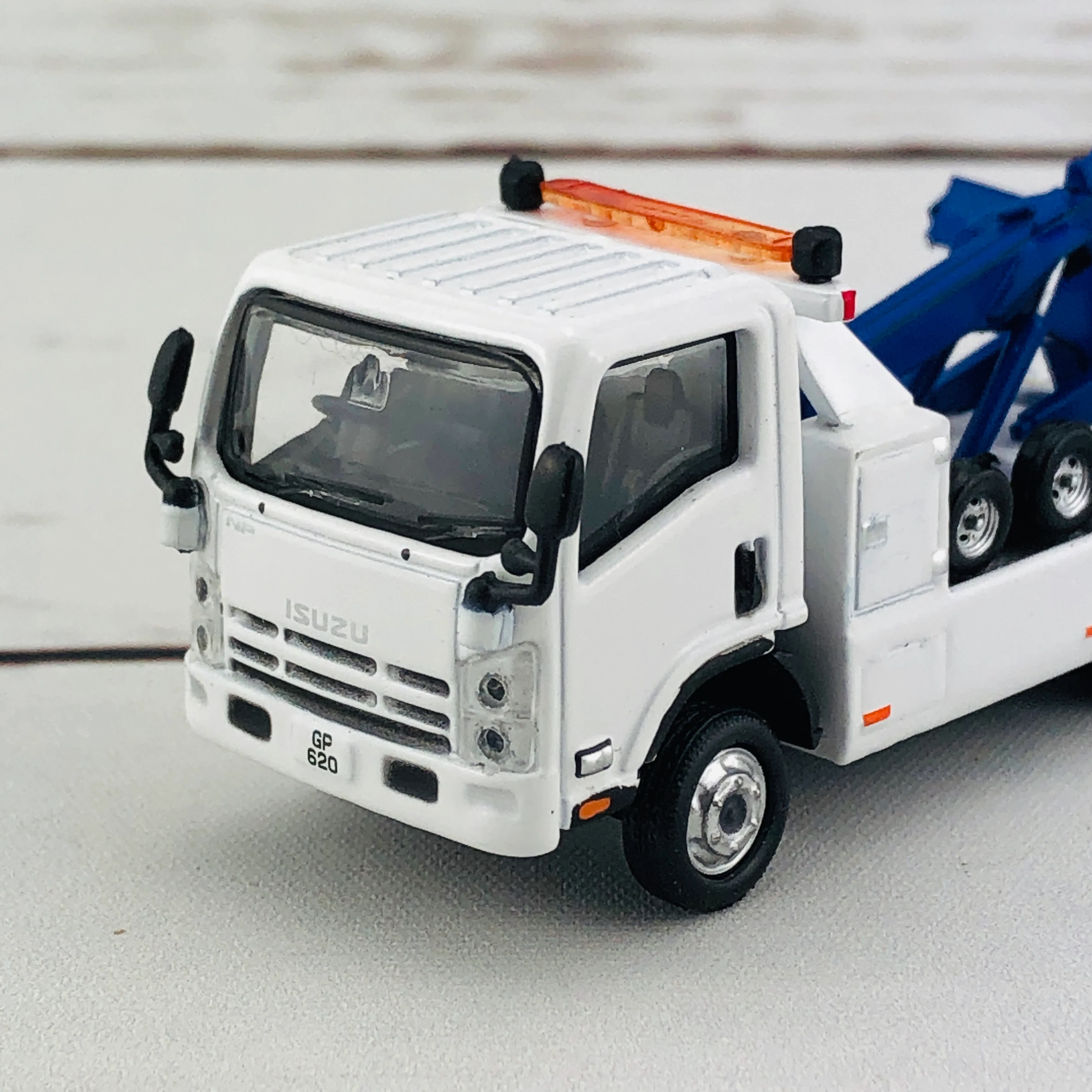 Tiny 144 Isuzu N Series Tow Truck - Image 3