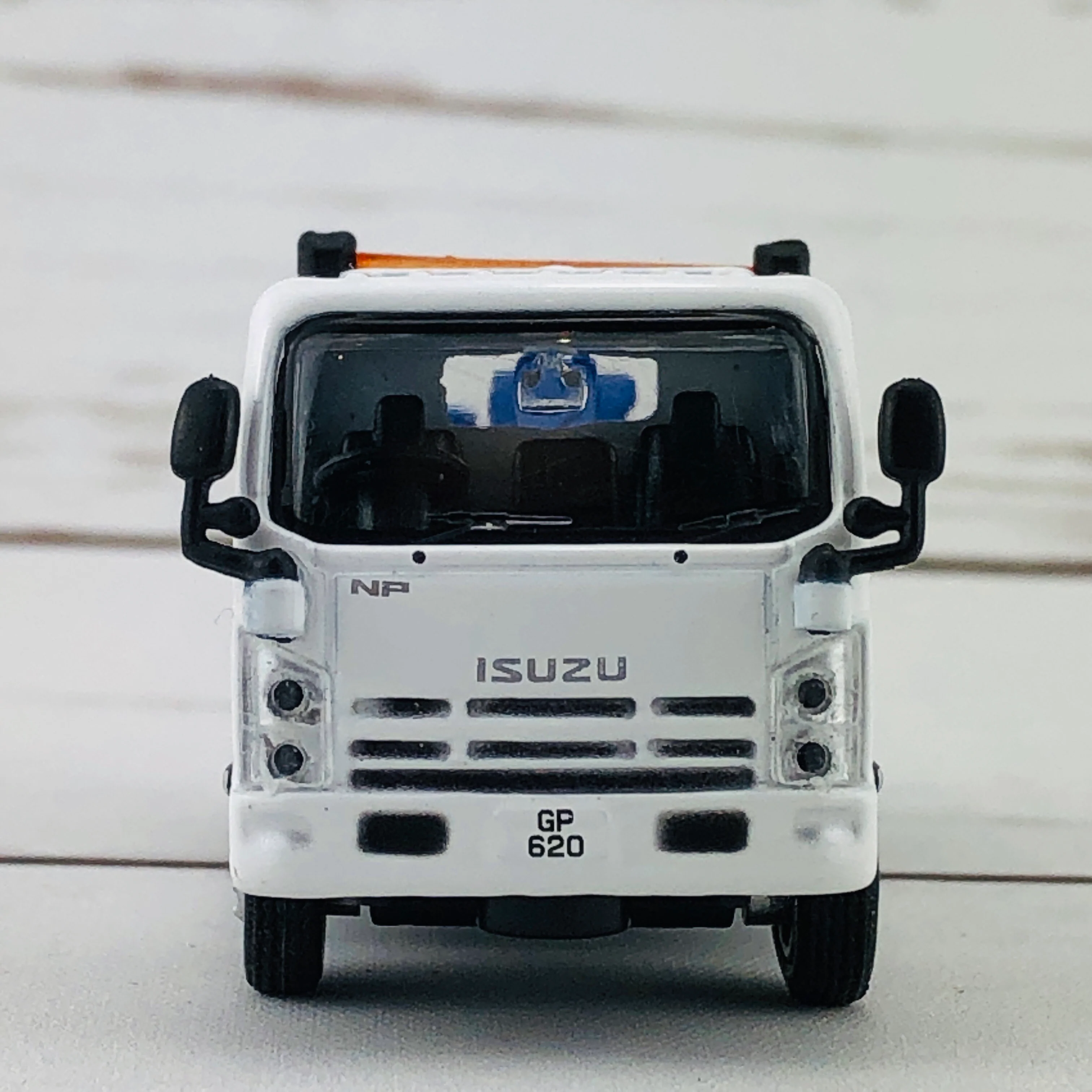 Tiny 144 Isuzu N Series Tow Truck - Image 5