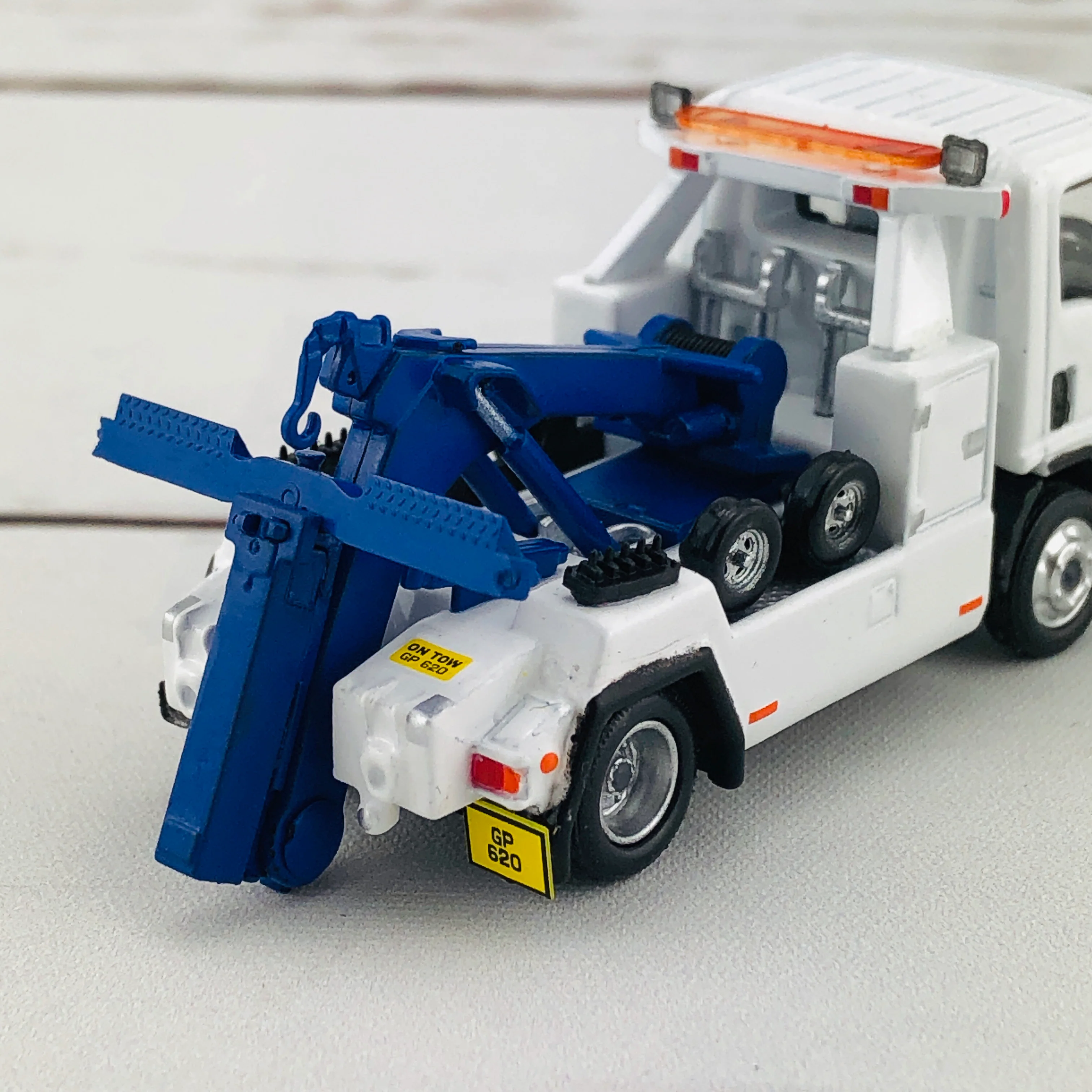 Tiny 144 Isuzu N Series Tow Truck - Image 7