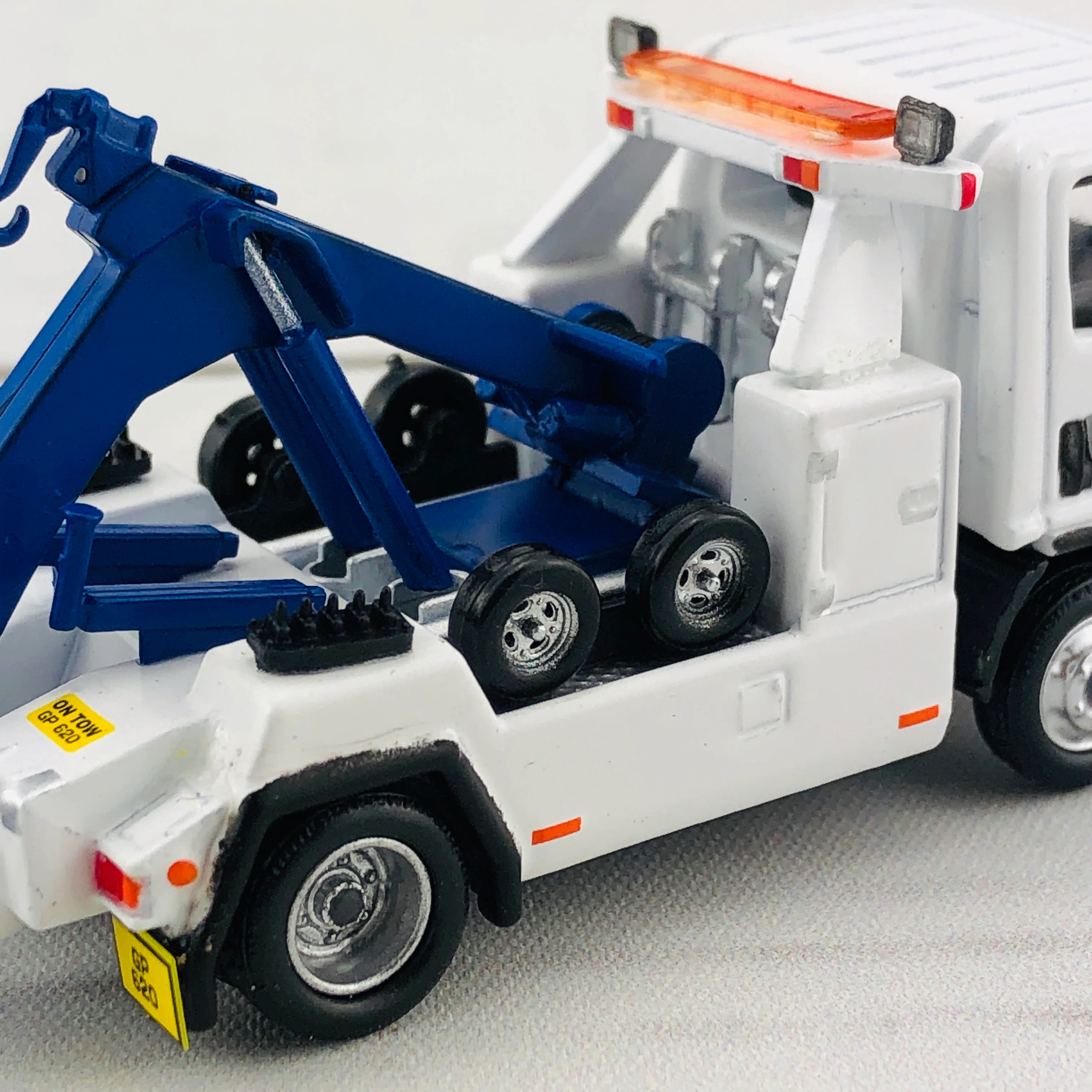Tiny 144 Isuzu N Series Tow Truck - Image 8