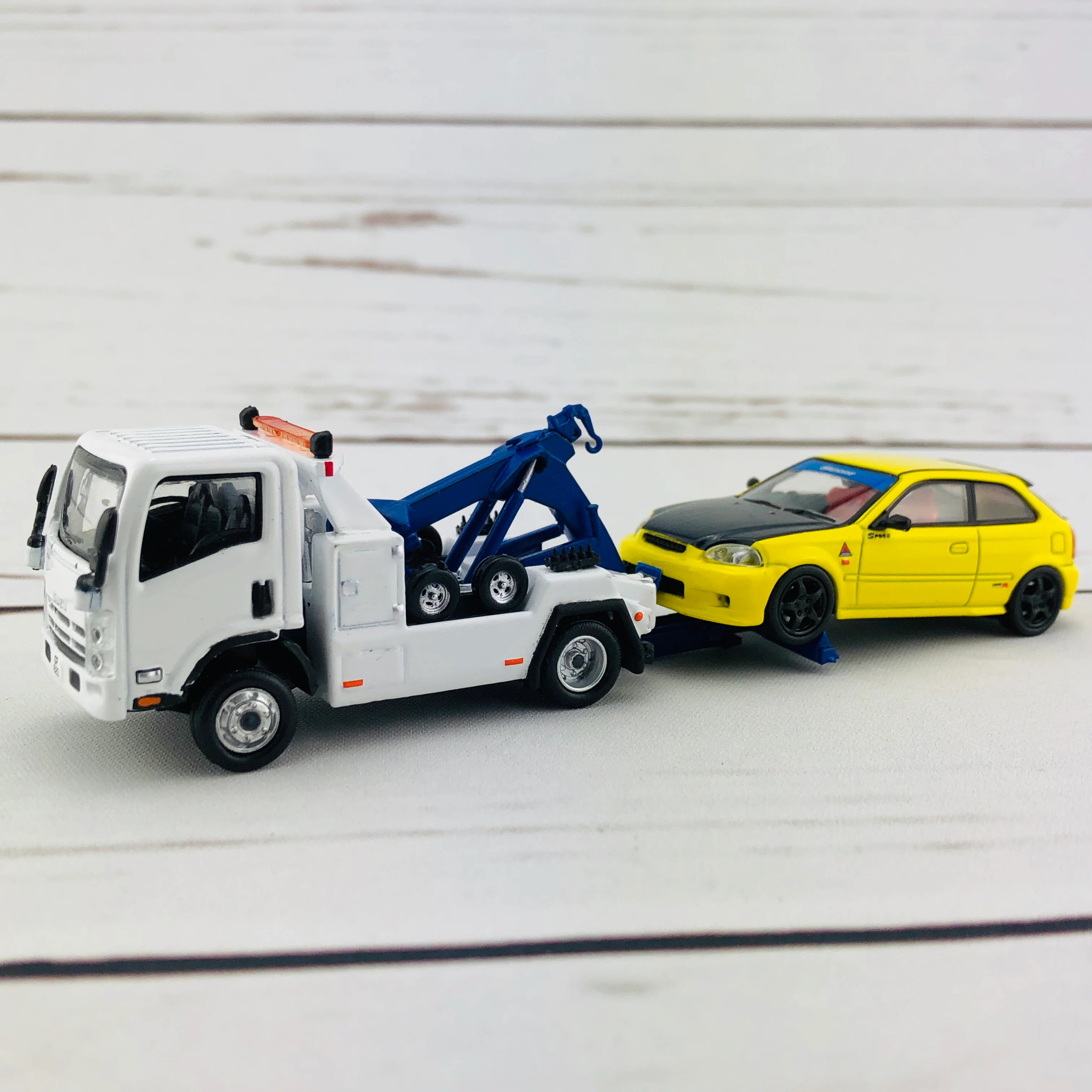 Tiny 144 Isuzu N Series Tow Truck - Image 9
