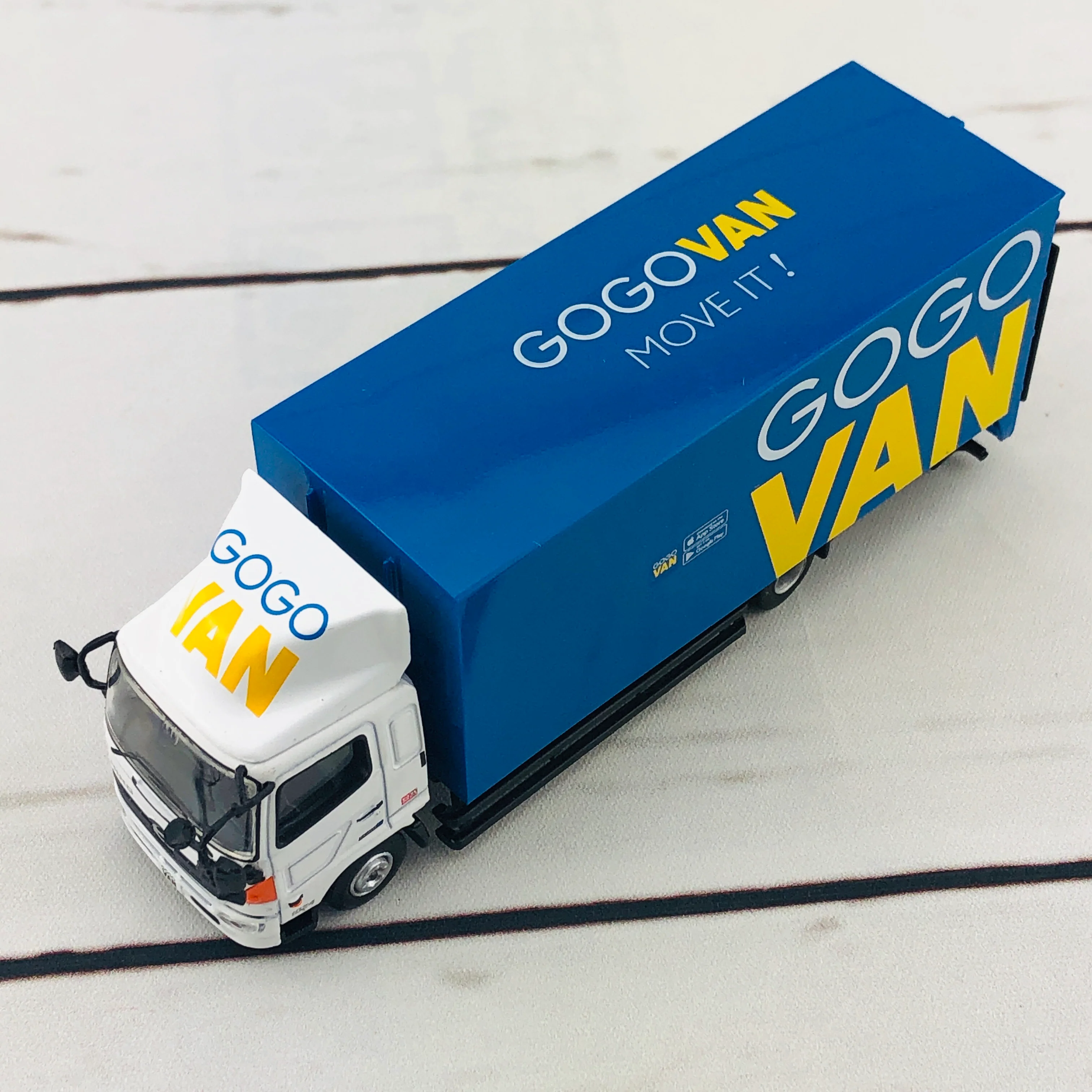 Tiny 149 Hino 500 Box Lorry GOGOVAN - Image 5