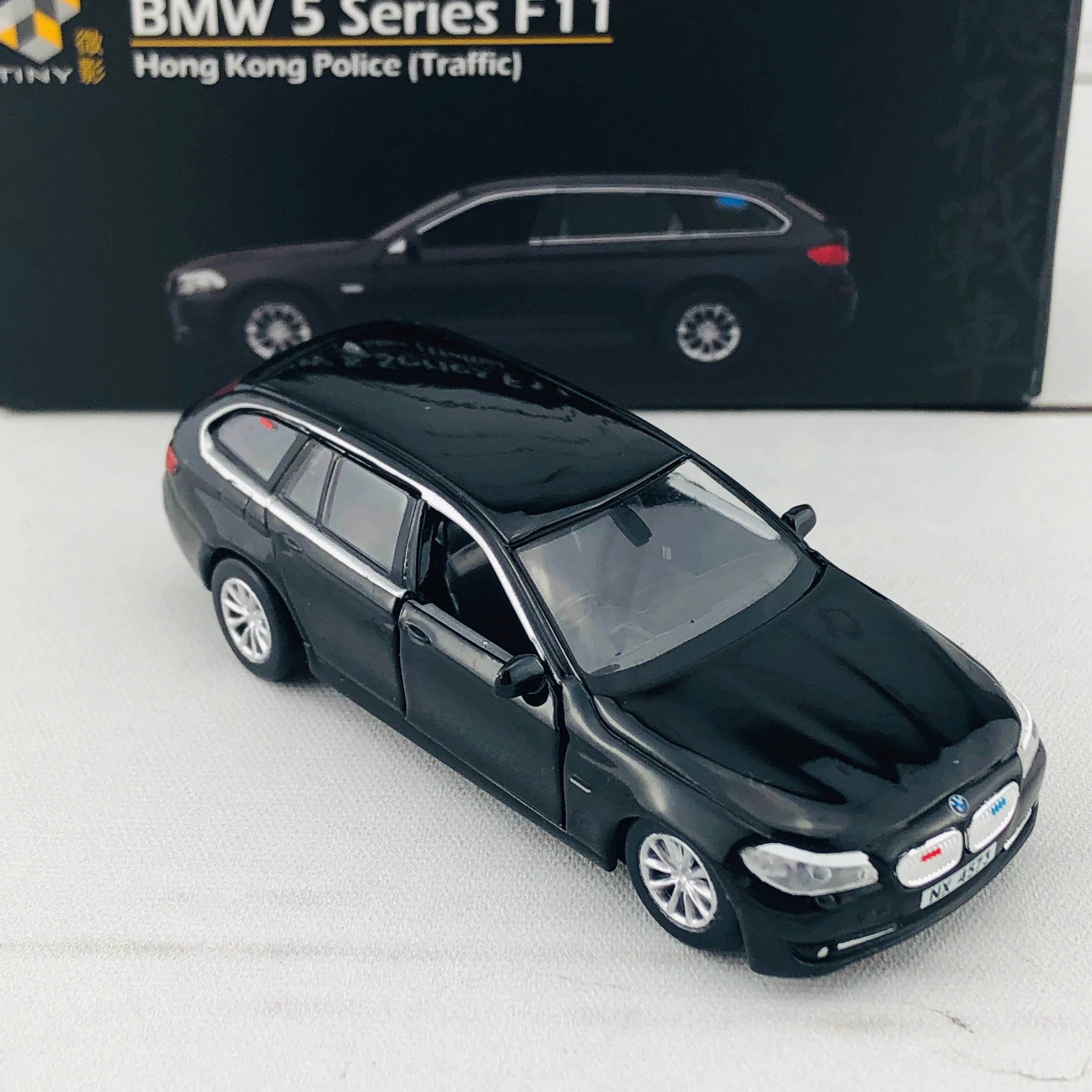 Tiny BMW 5 Series F11 Hong Kong Police Traffic ATC64532 - Image 3