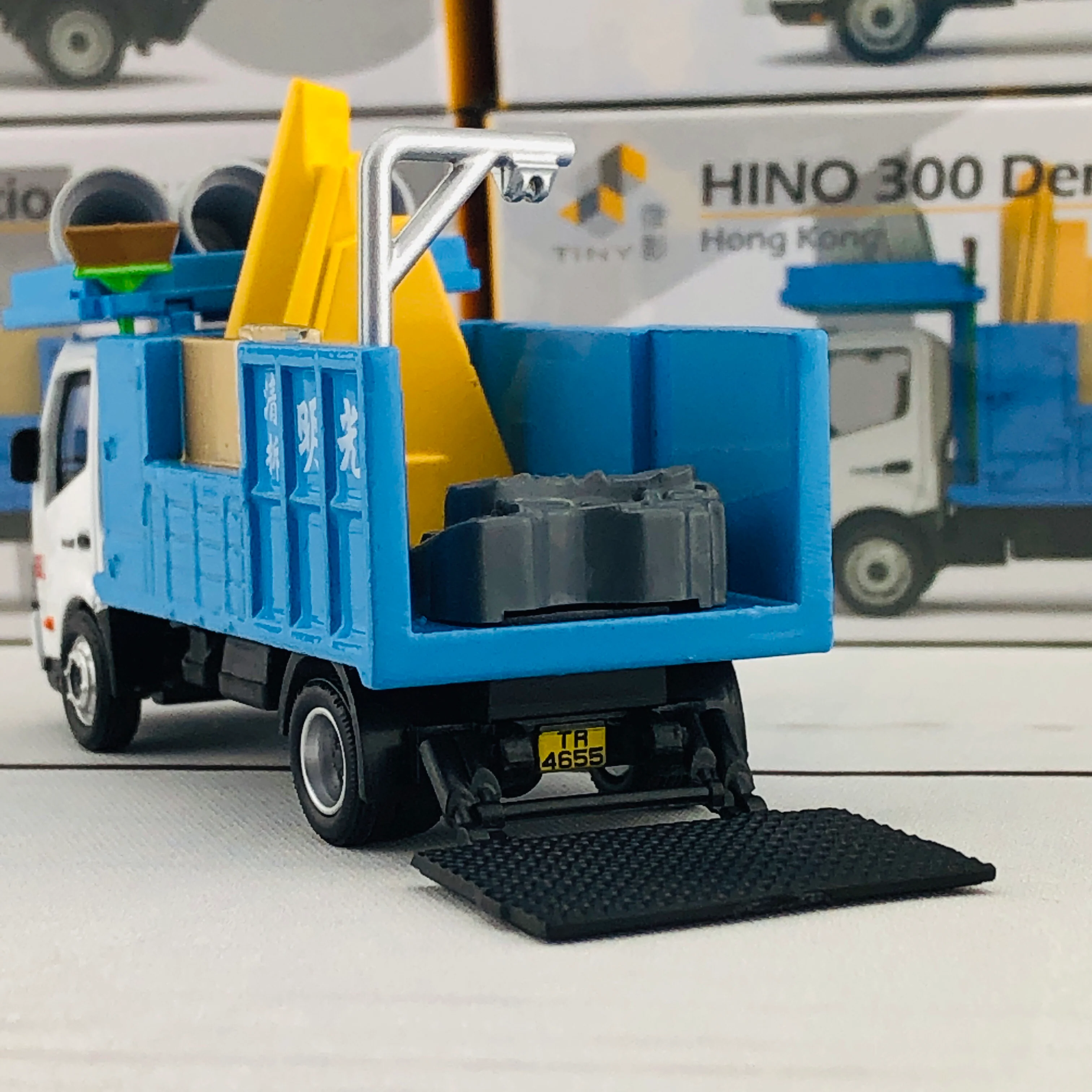 Tiny City 145 Hino 300 Demolition Truck 日野 300 光明清拆車 ATC64594 - Image 5