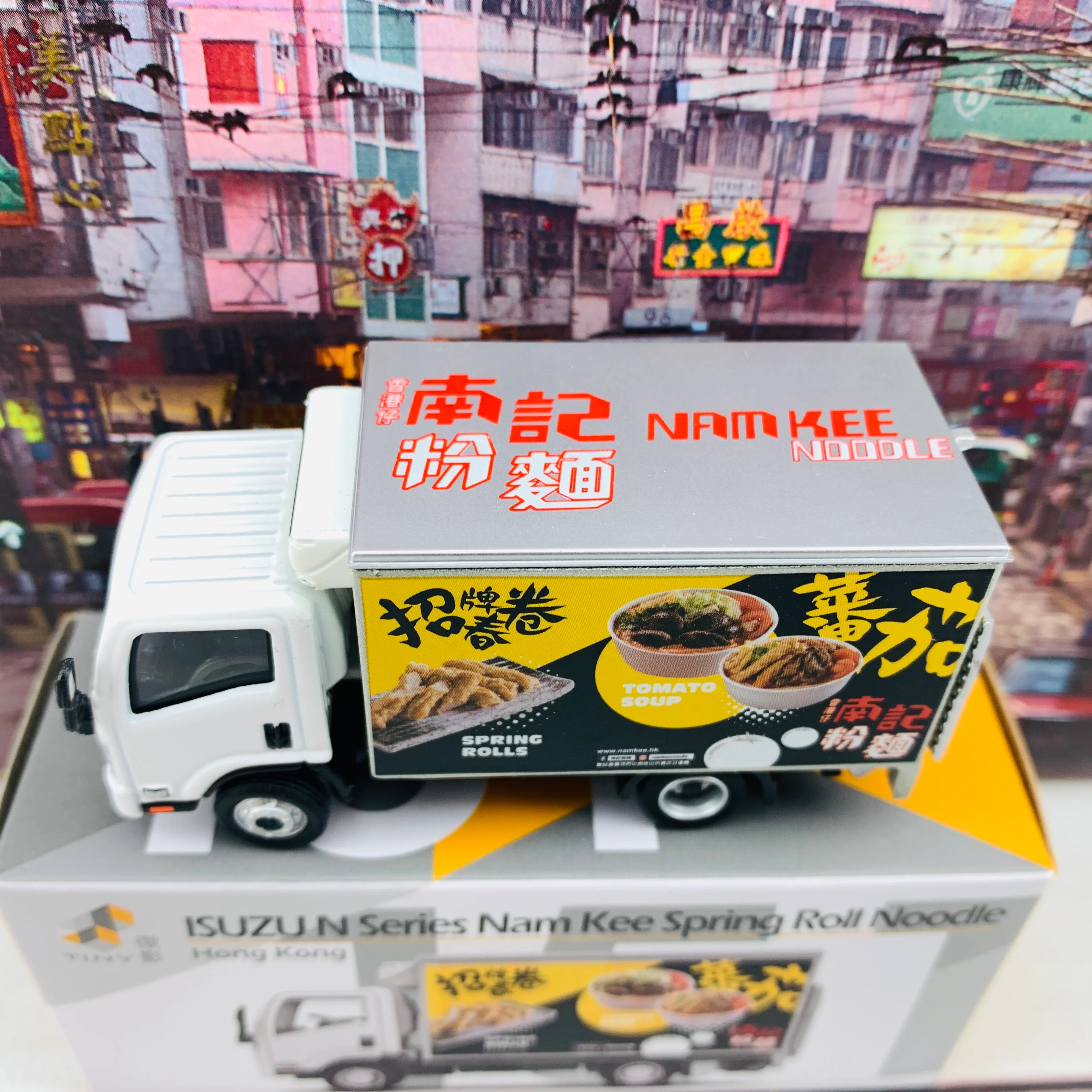 Tiny  微影 151 Isuzu N Series Nam Kee Spring Roll Noodles Truck 五十鈴 N系列 南記粉麵 貨車 ATC64541 - Image 4