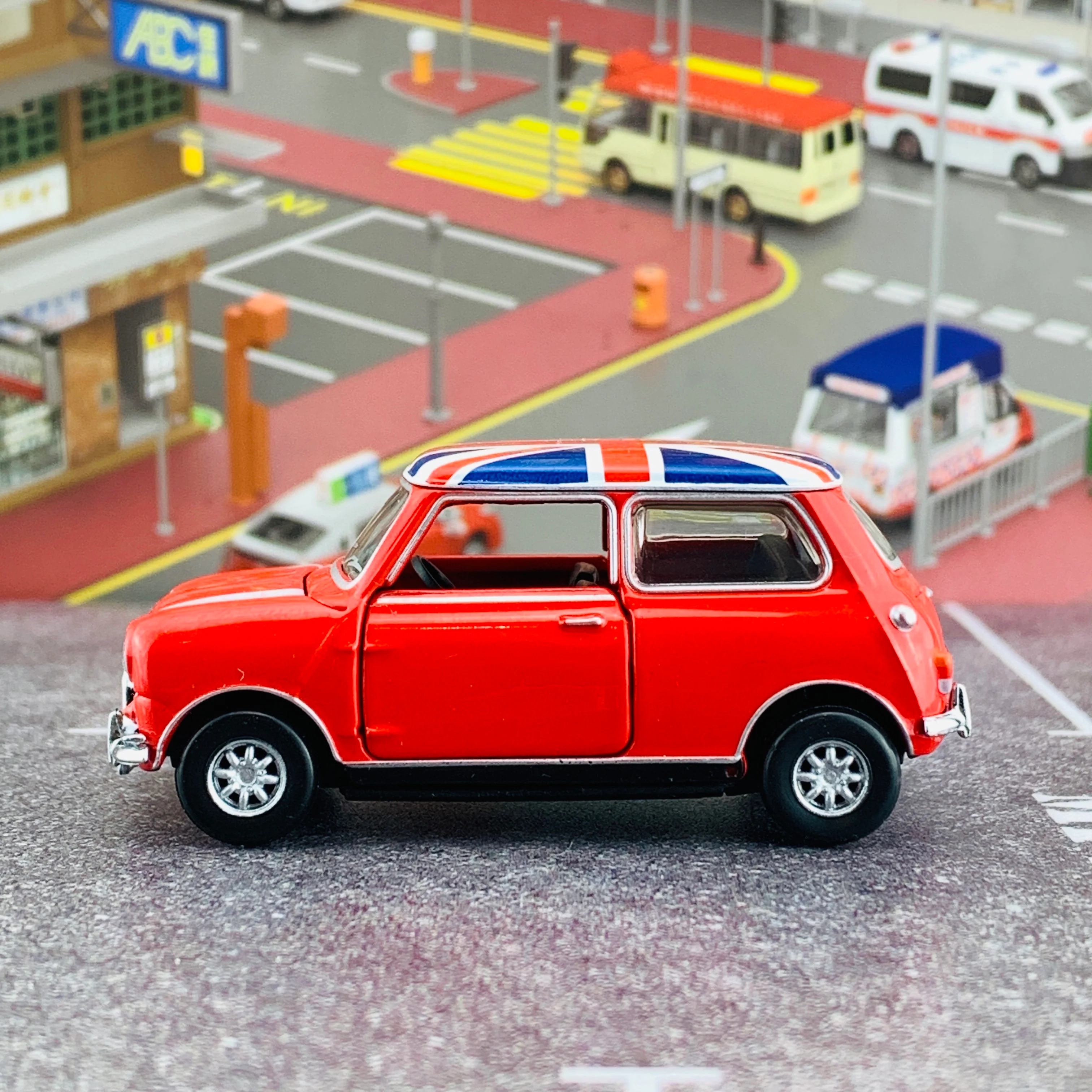 Tiny City 153 Mini Cooper Red with Union Jack Roof & White Bonnet Stripes (RHD) ATC64542 - Image 3