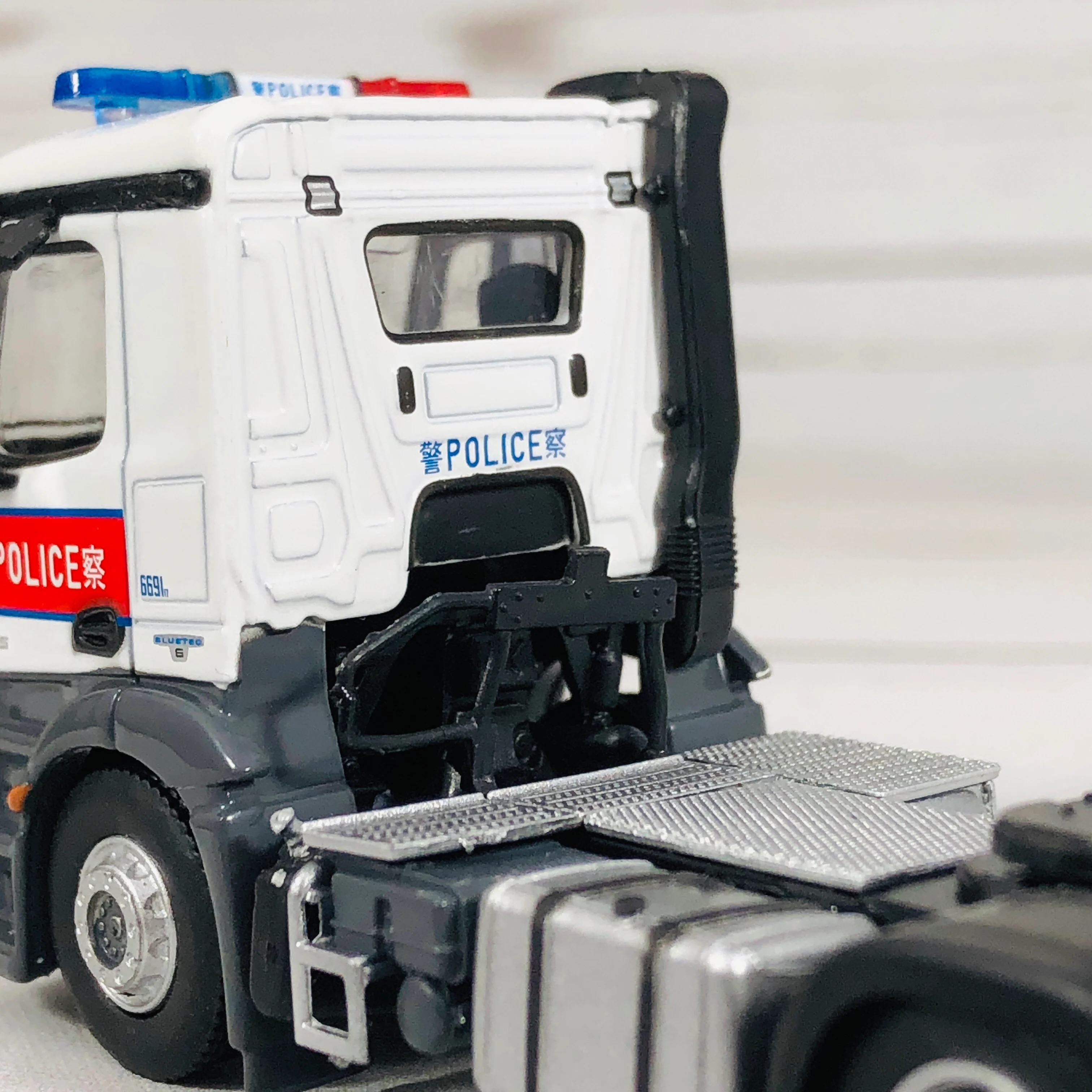 Tiny City 157 Mercedes-Benz Antos Police Tractor (PD&TT) 平治 Antos 警察拖頭 (AM6691) - Image 12