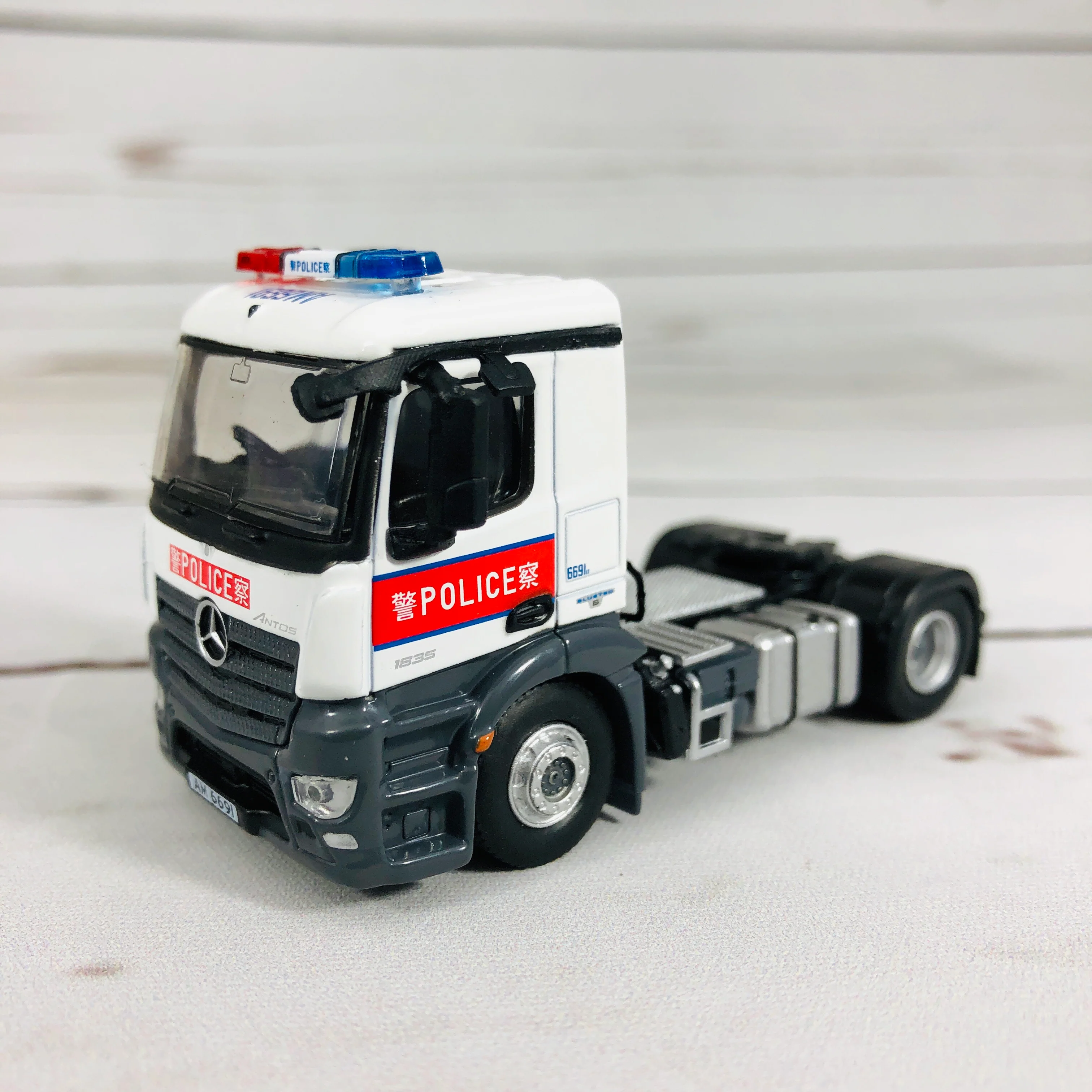 Tiny City 157 Mercedes-Benz Antos Police Tractor (PD&TT) 平治 Antos 警察拖頭 (AM6691) - Image 2