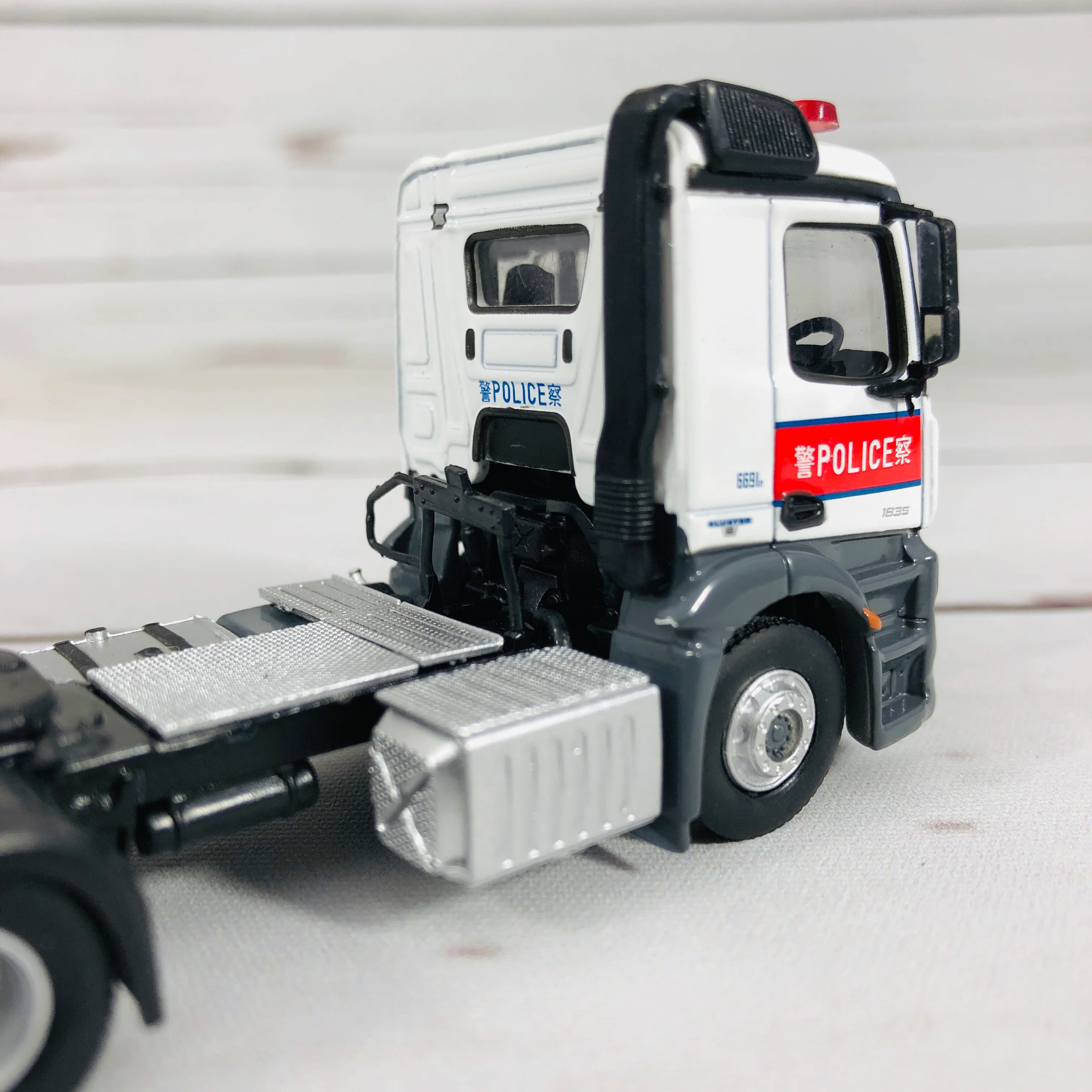 Tiny City 157 Mercedes-Benz Antos Police Tractor (PD&TT) 平治 Antos 警察拖頭 (AM6691) - Image 7