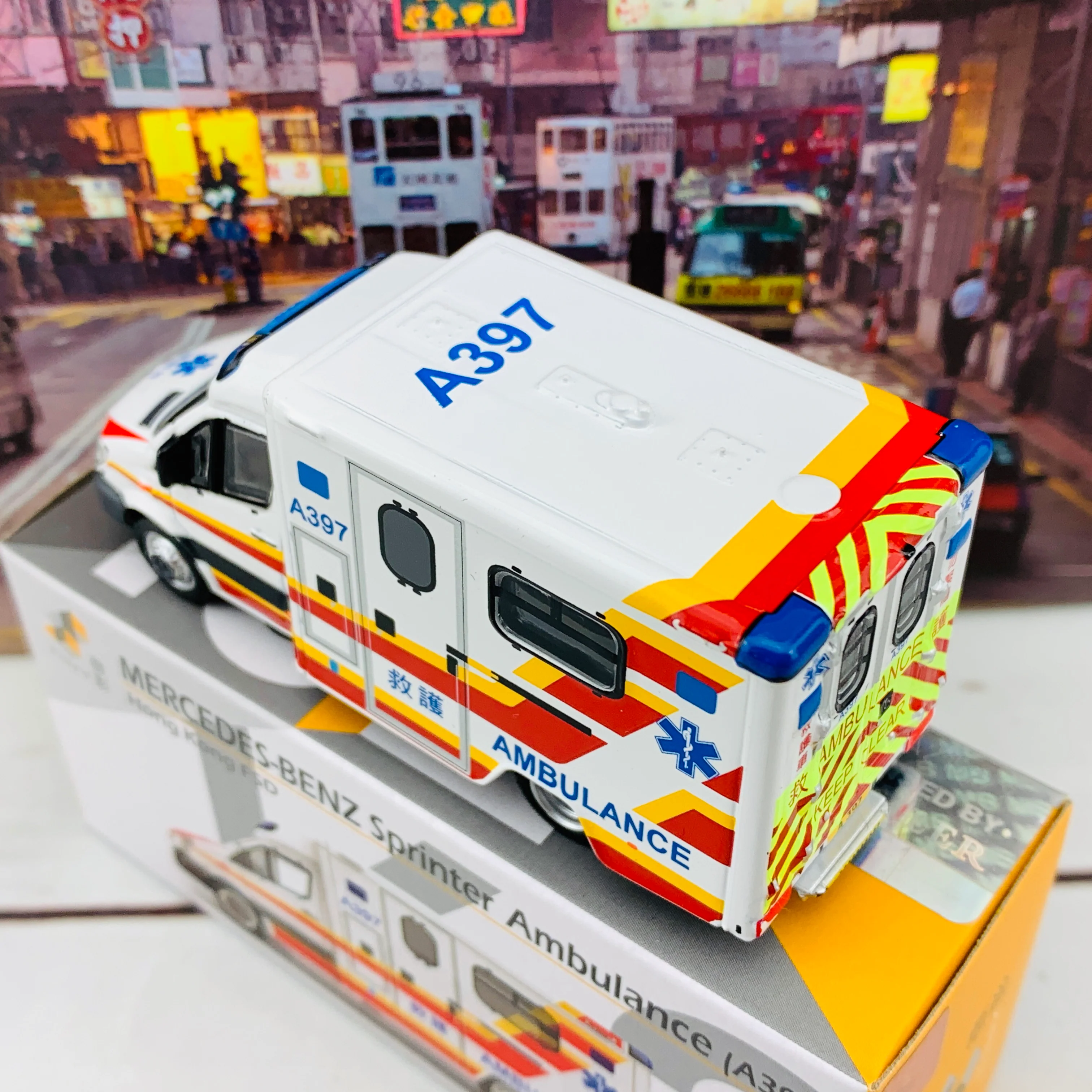 Tiny 微影 162 Mercedes-Benz Sprinter HKFSD Ambulance (A397) 平治救護車 ATC64619 - Image 4