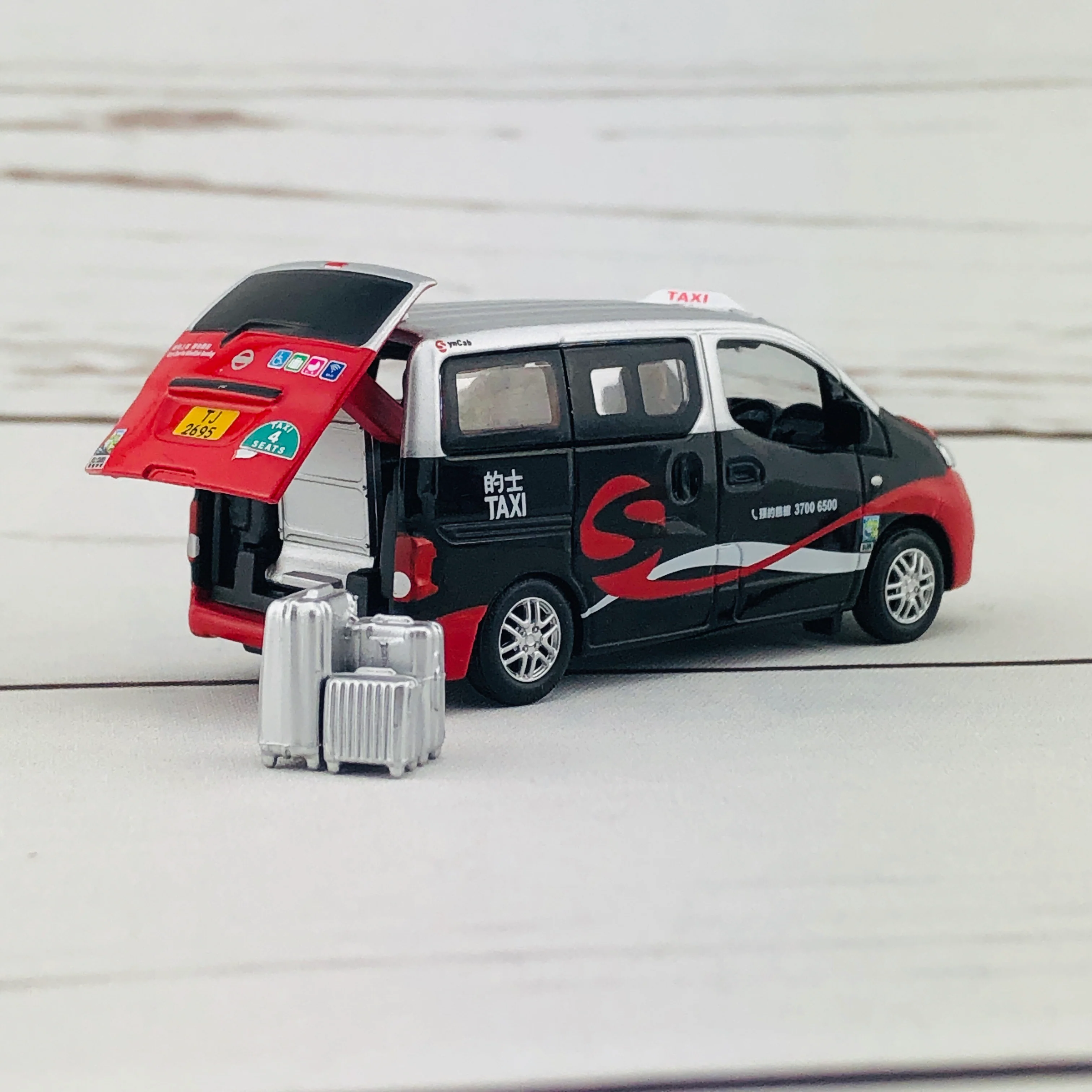 Tiny City 39 Die-cast Model Car – SynCab Multi-Purpose Taxi (Urban) 星群多用途的士（市區） - Image 10