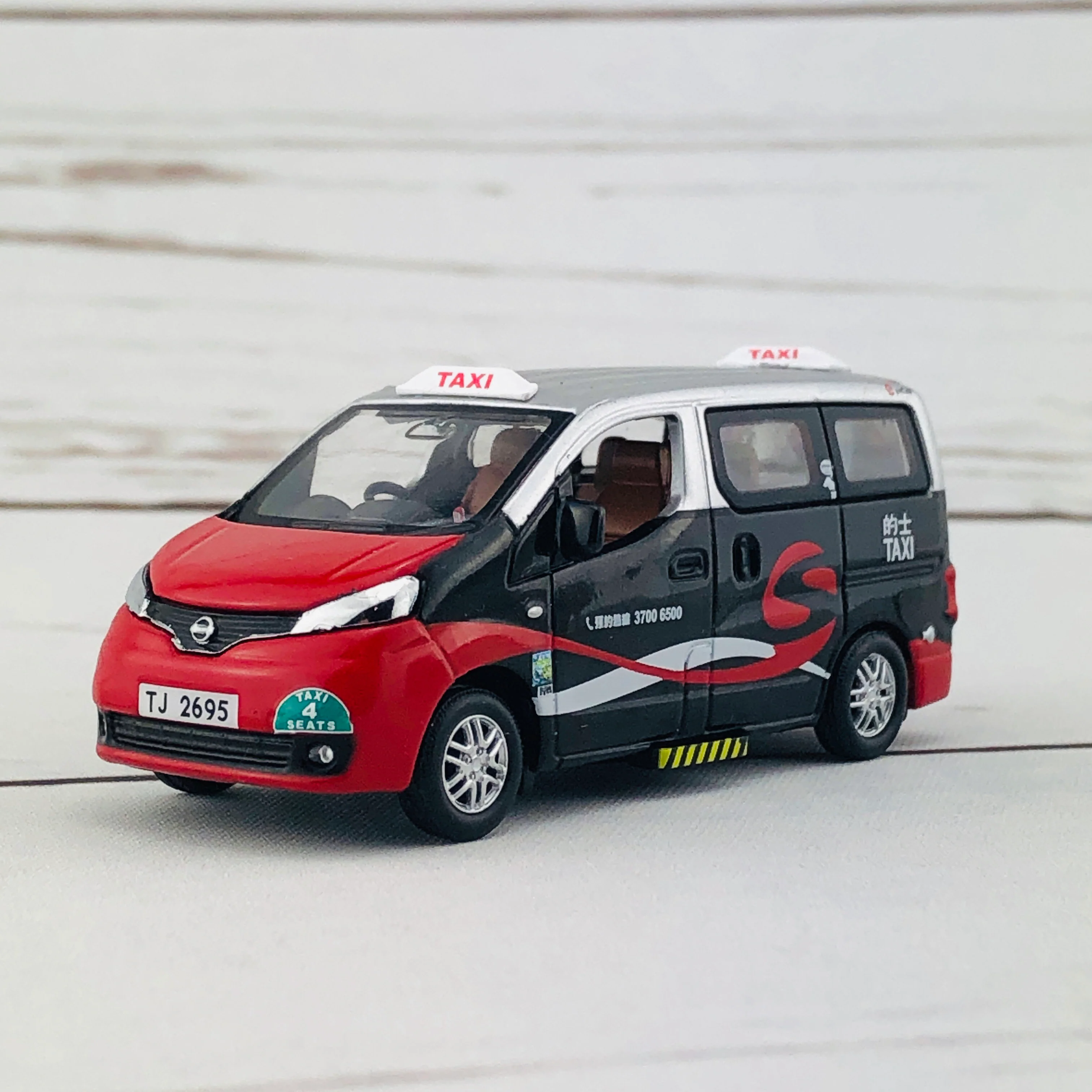 Tiny City 39 Die-cast Model Car – SynCab Multi-Purpose Taxi (Urban) 星群多用途的士（市區） - Image 4