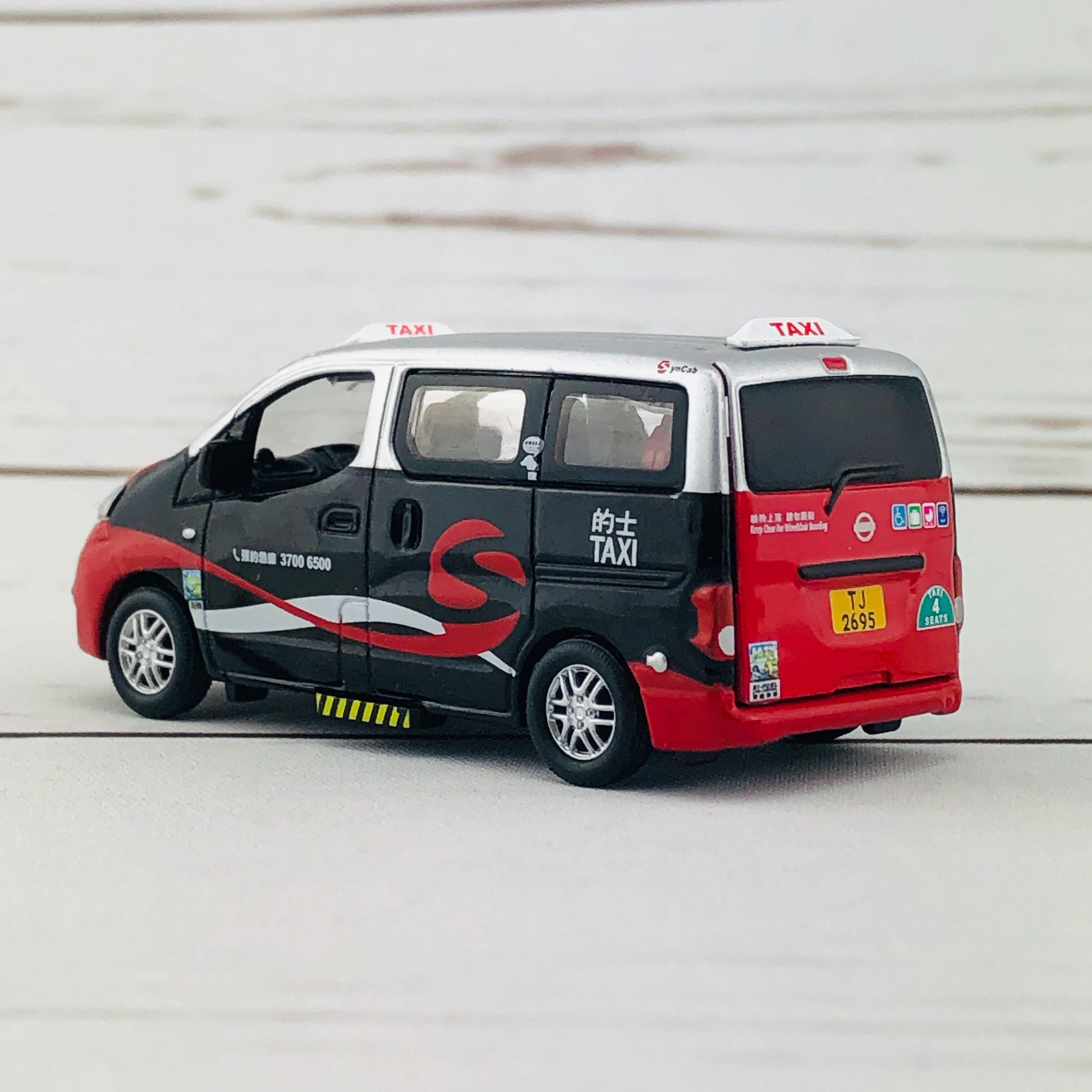Tiny City 39 Die-cast Model Car – SynCab Multi-Purpose Taxi (Urban) 星群多用途的士（市區） - Image 5