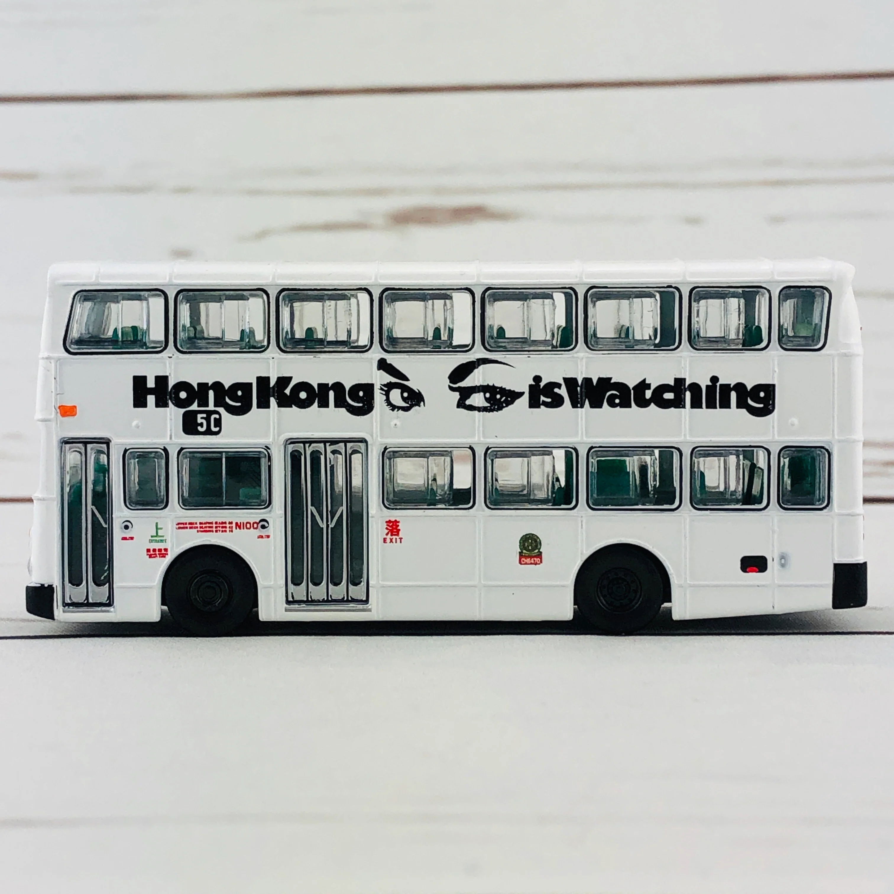 Tiny City KMB Dennis Jubilant Bus “Hong Kong is Watching” 丹尼士喝采 亂拋垃圾 人見人憎 - Image 2