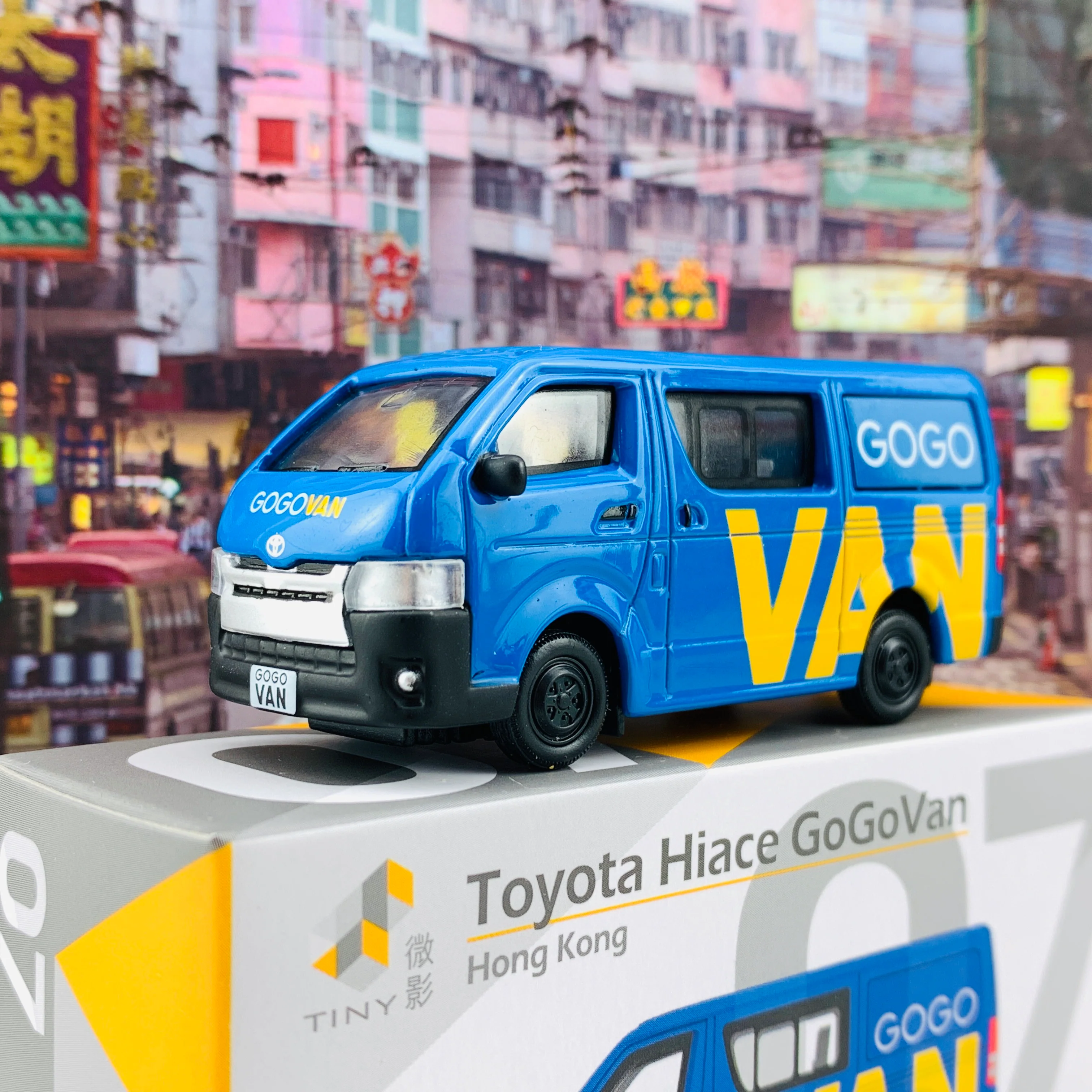 Tiny 微影 07 Toyota Hiace GoGoVan (Black Wheel 黑轆) ATC64364 - Image 2