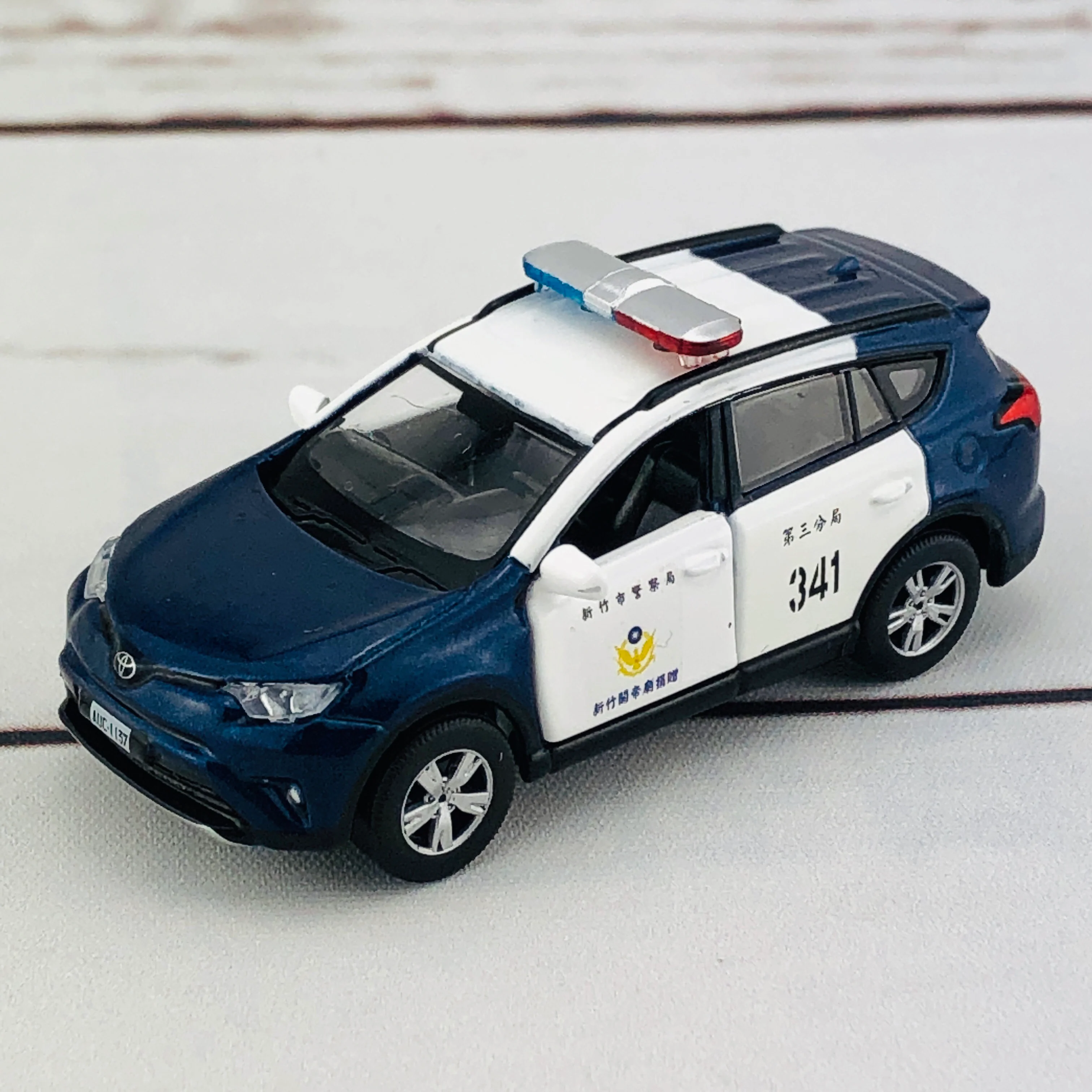 Tiny City TW12 Toyota Rav4 Taiwan HSINCHU CITY POLICE BUREAU 1/64 - Image 4