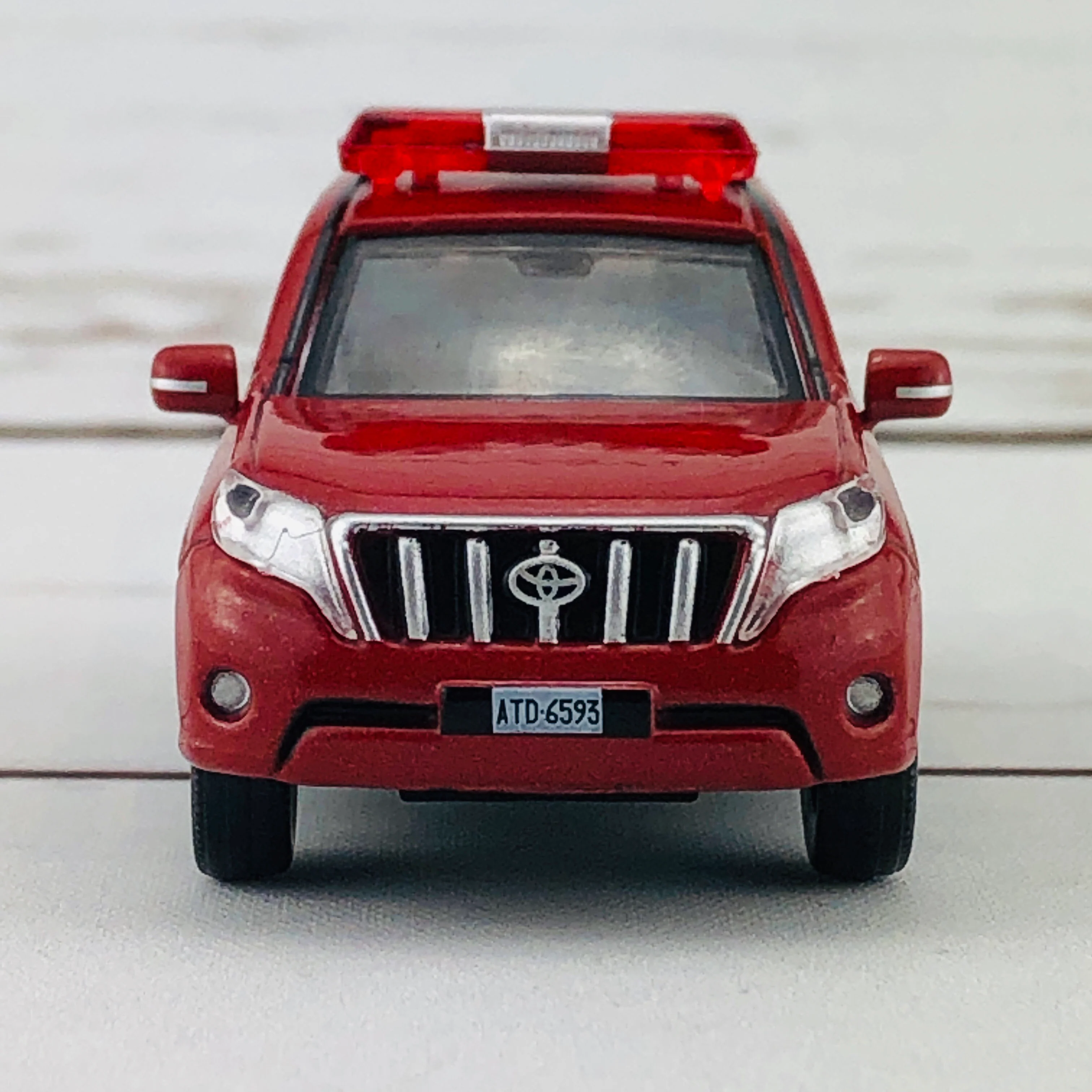 TINY 微影  TW3 Toyota Prado Taipei City Fire Department ATC64325 - Image 9
