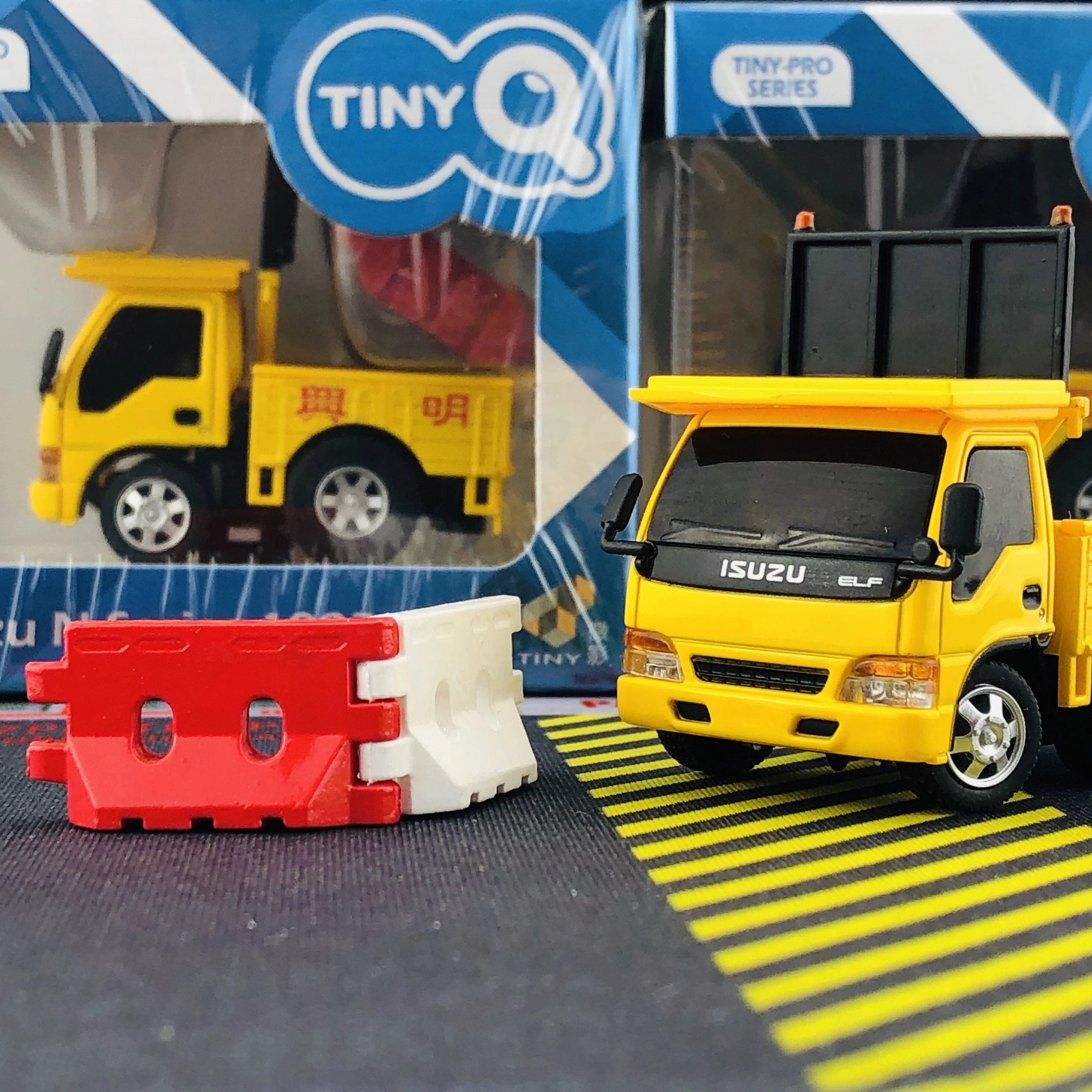 Tiny Q Pro-Series 12 - ISUZU N-Series 1993 Construction Truck TinyQ-12a - Image 4
