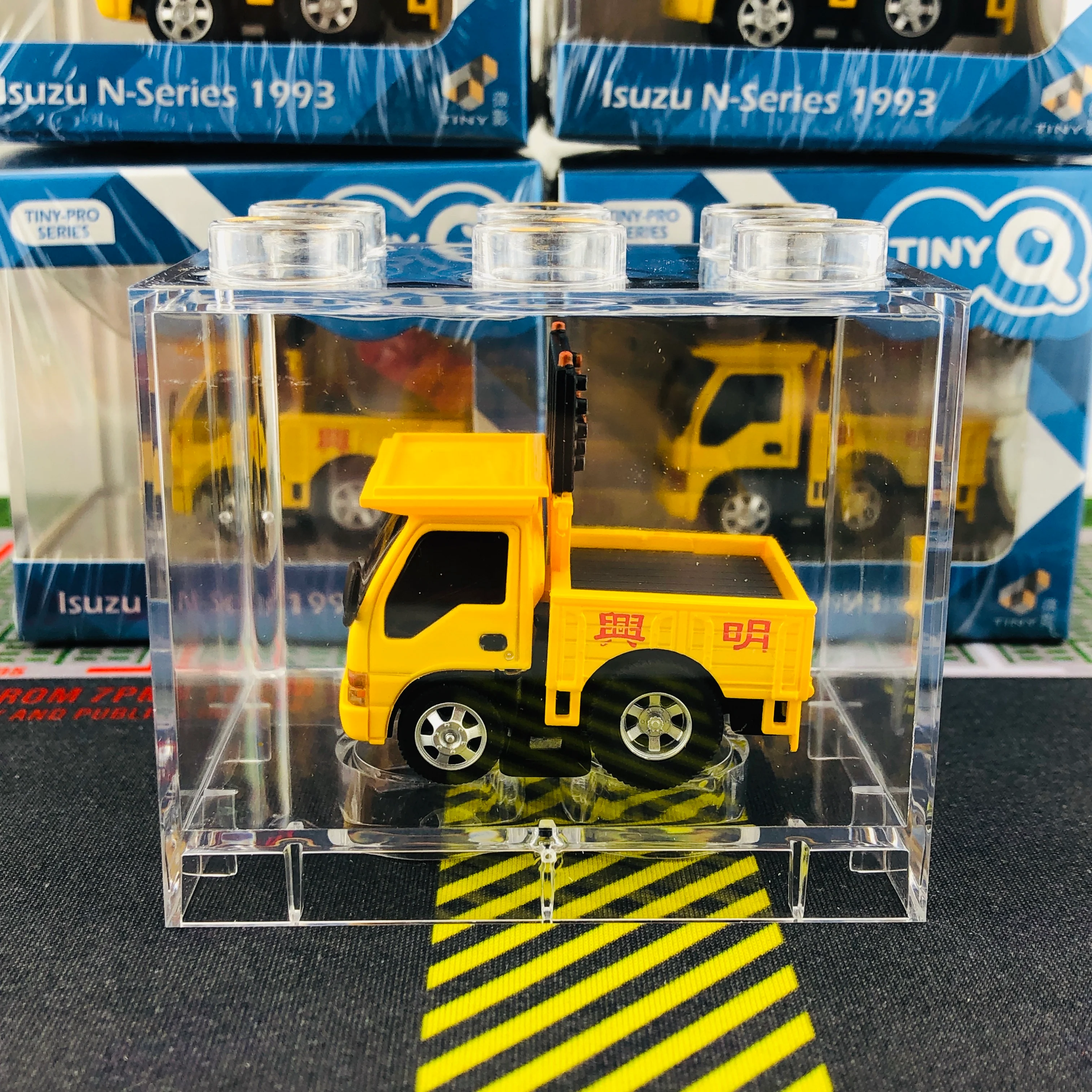 Tiny Q Pro-Series 12 - ISUZU N-Series 1993 Construction Truck TinyQ-12a - Image 5