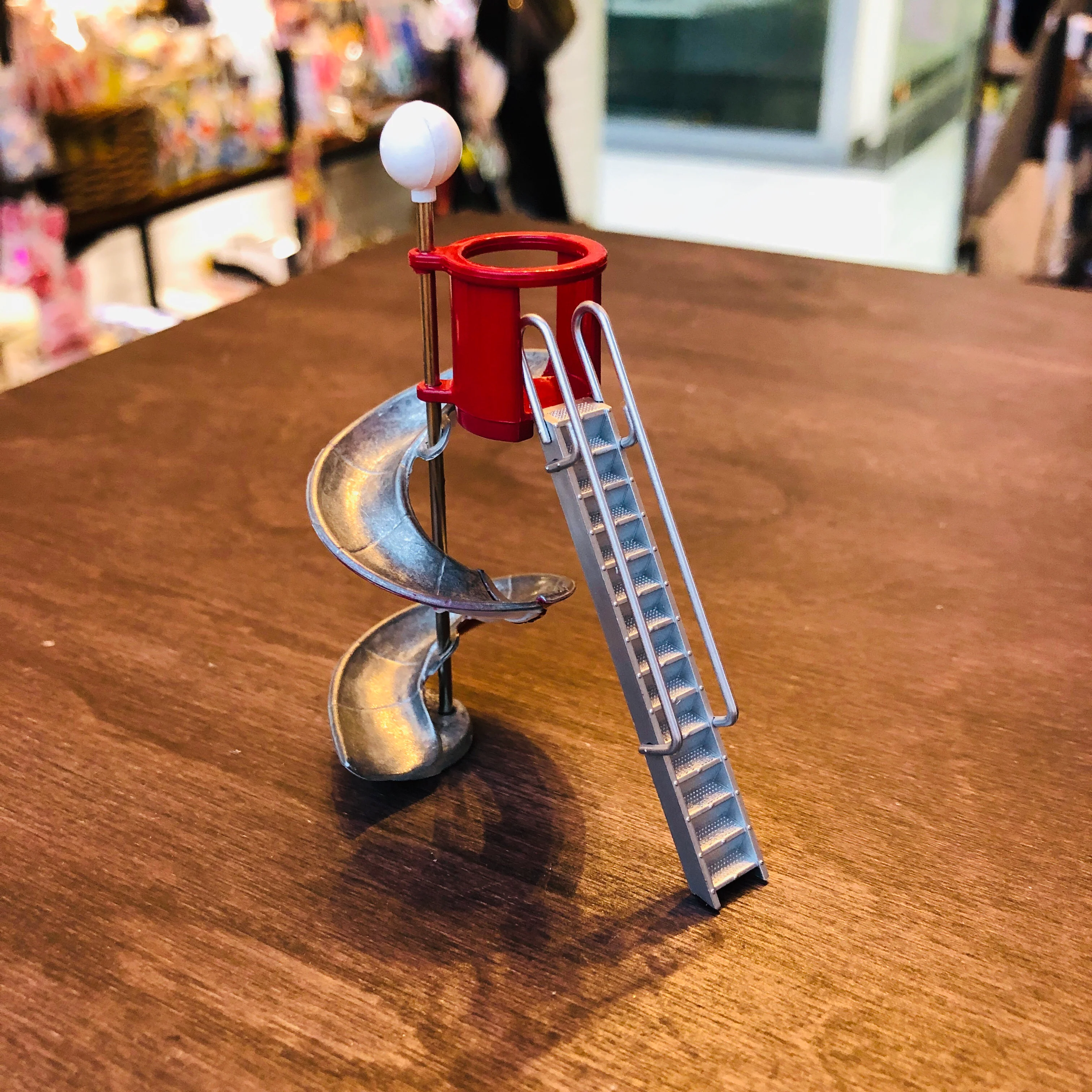 Tiny Traditional Slides Photo Stand Pg1 滑梯 (7-11 Project) - Image 2