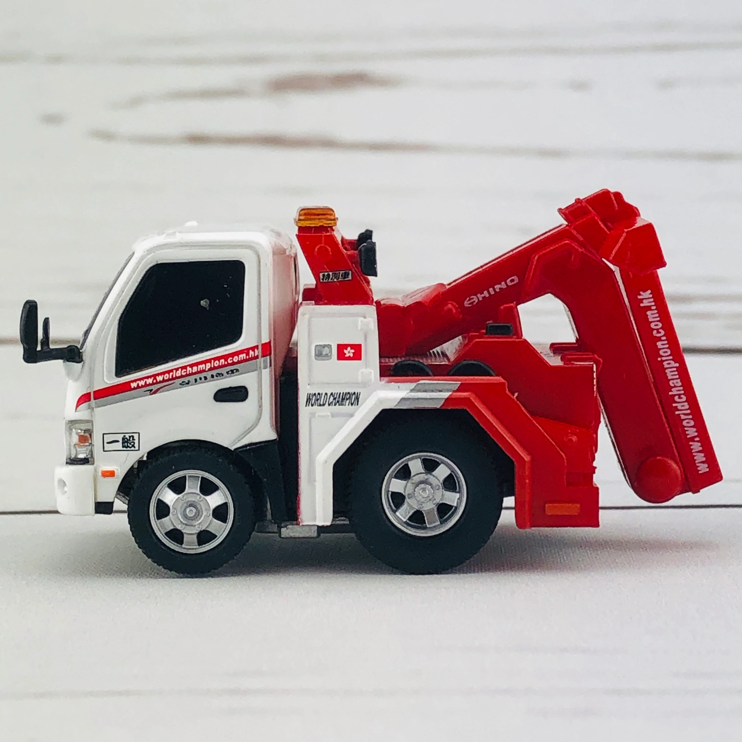 TinyQ Pro-Series 09 - HINO 300 Tow Truck (World Champion) TinyQ-9-S1 - Image 2