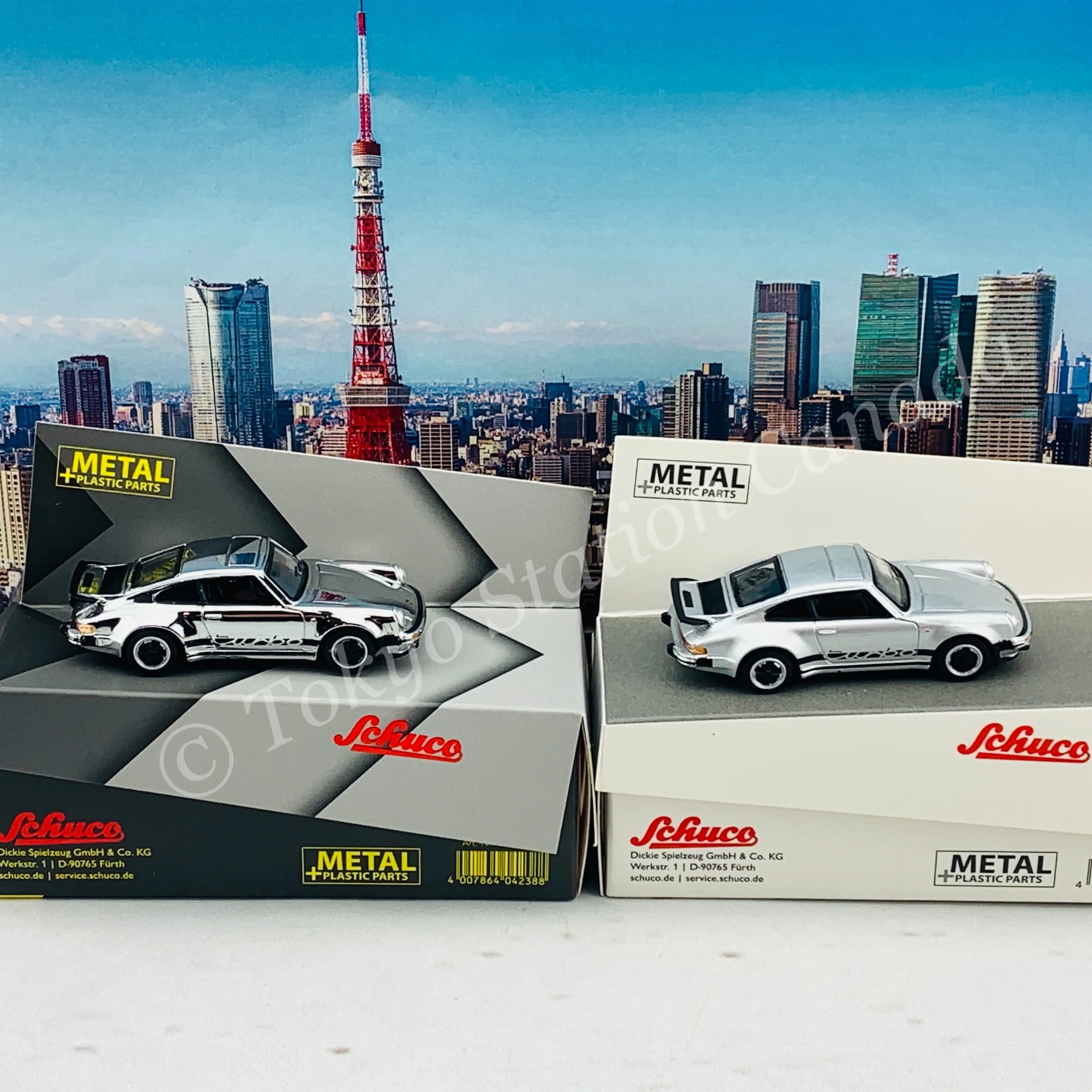 Tokyo Station Exclusive Package - Schuco1/64 Porsche 911 (930) Turbo Set of 2 - Image 2