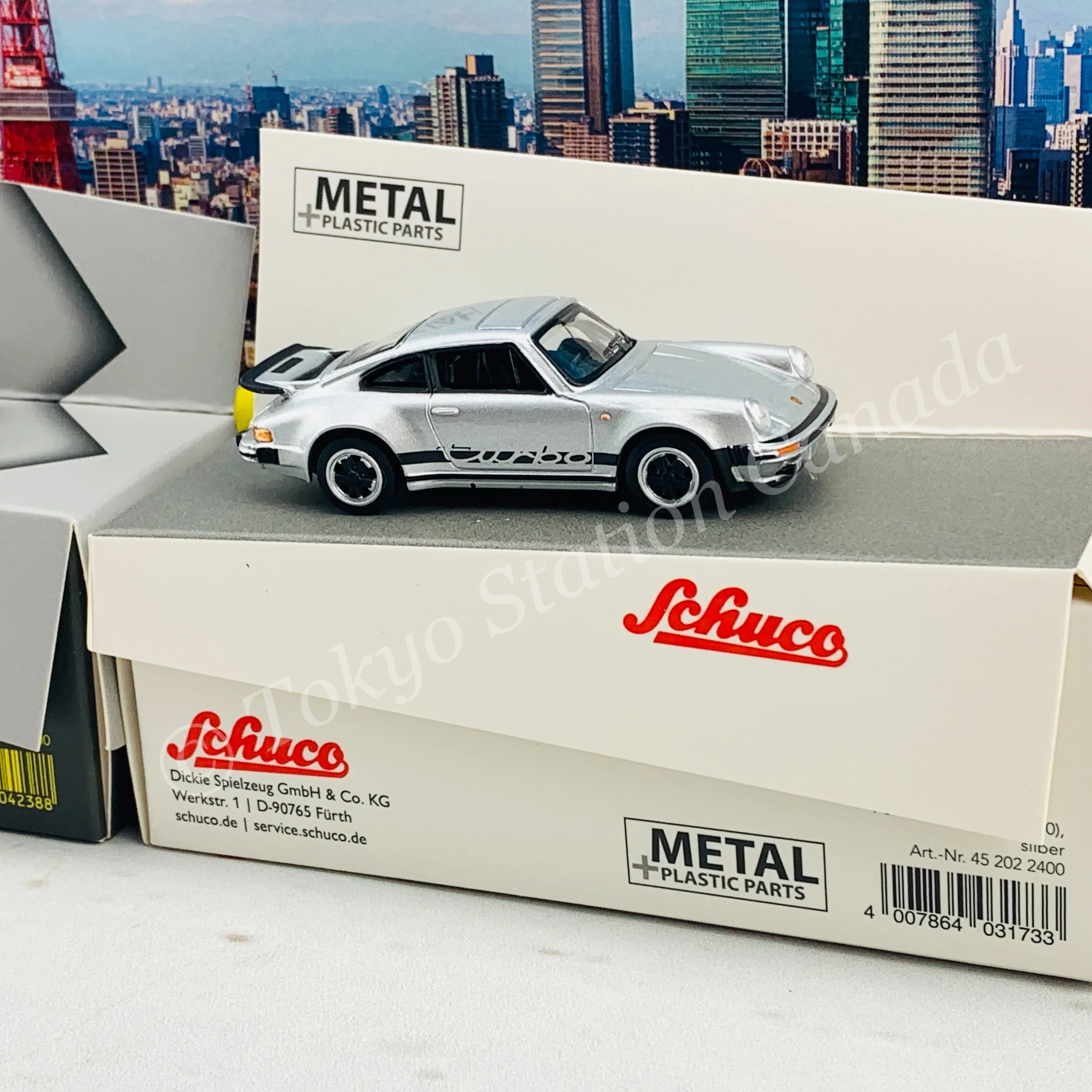 Tokyo Station Exclusive Package - Schuco1/64 Porsche 911 (930) Turbo Set of 2 - Image 4
