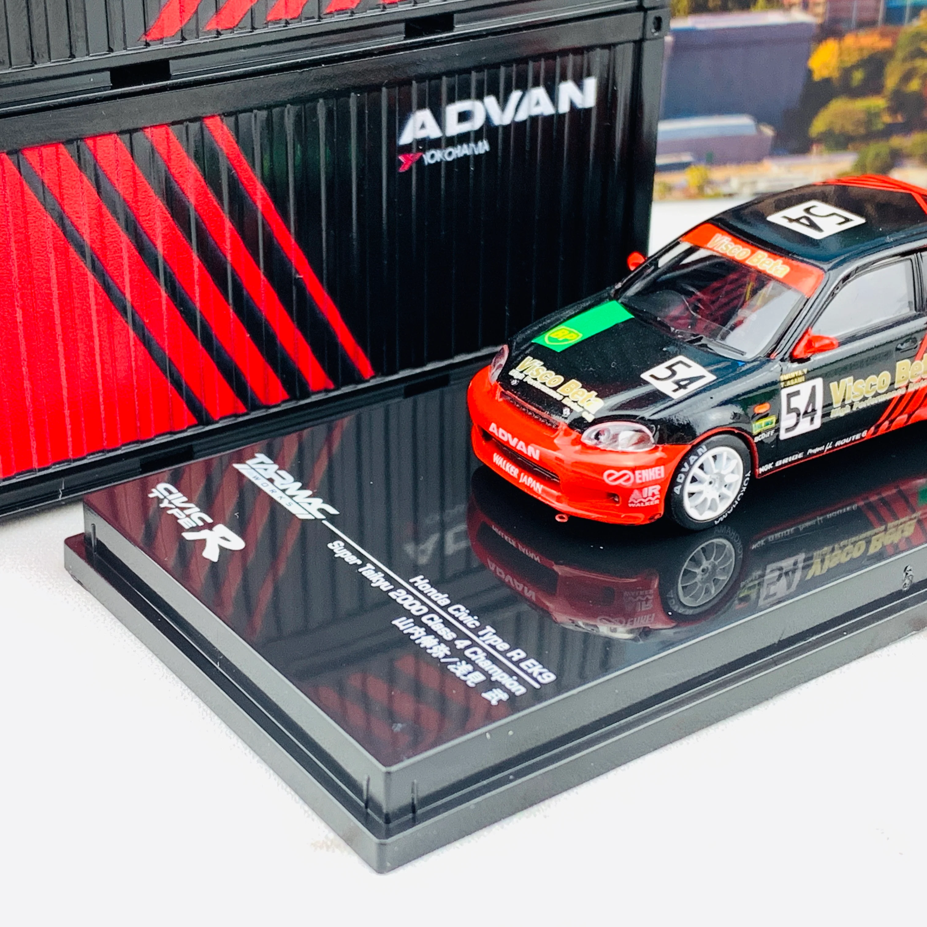 Tokyo Station Exclusive Package - Tarmac Works 1/64 Honda Civic Type R EK9 Super Taikyu 2000 Class 4 Champion #54 T64-010-ADV and Tarmac Works 1/64 Containers Set - ADVAN T64C-001-ADV - Image 4