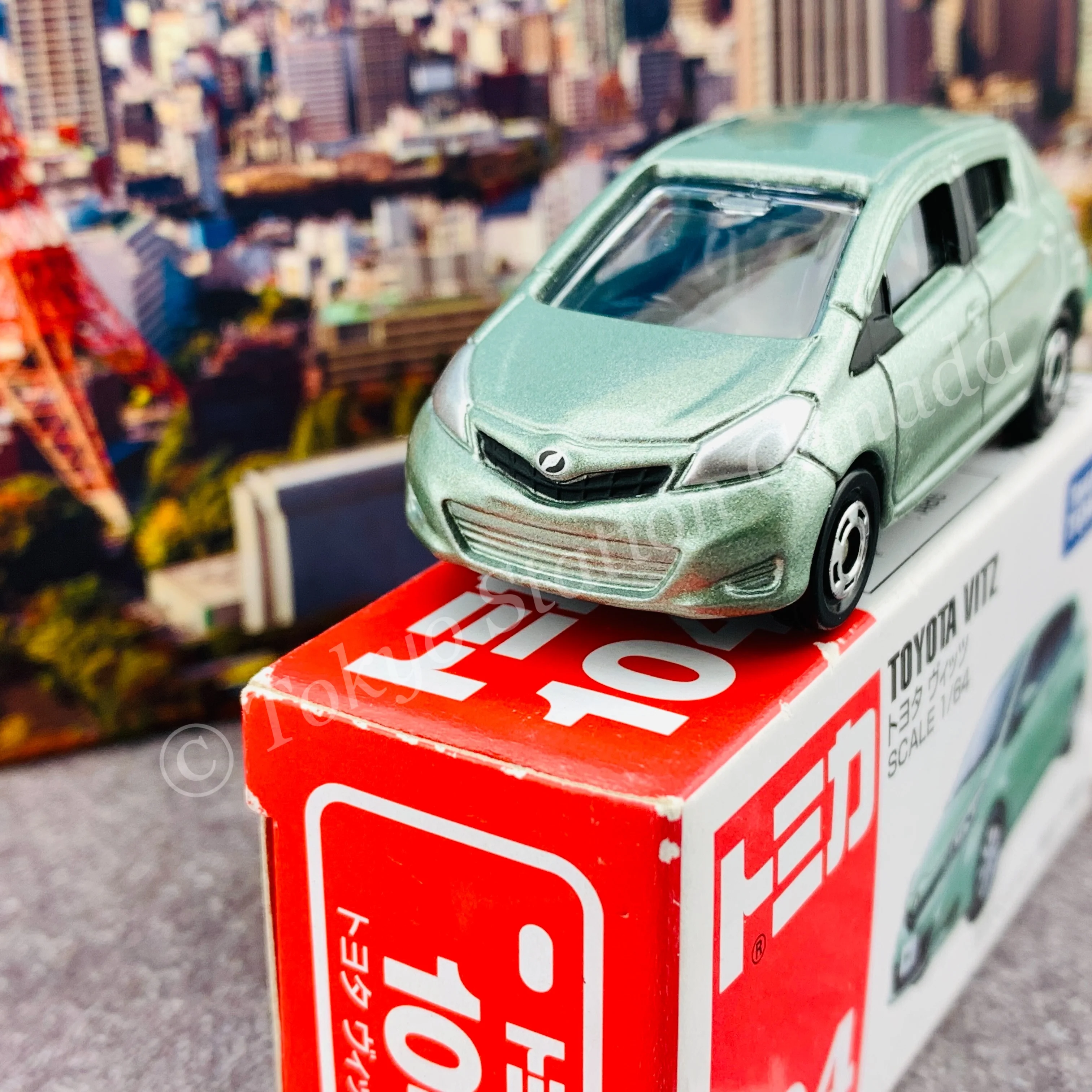 TOMICA 104 TOYOTA VITZ 4904810392507 - Image 2